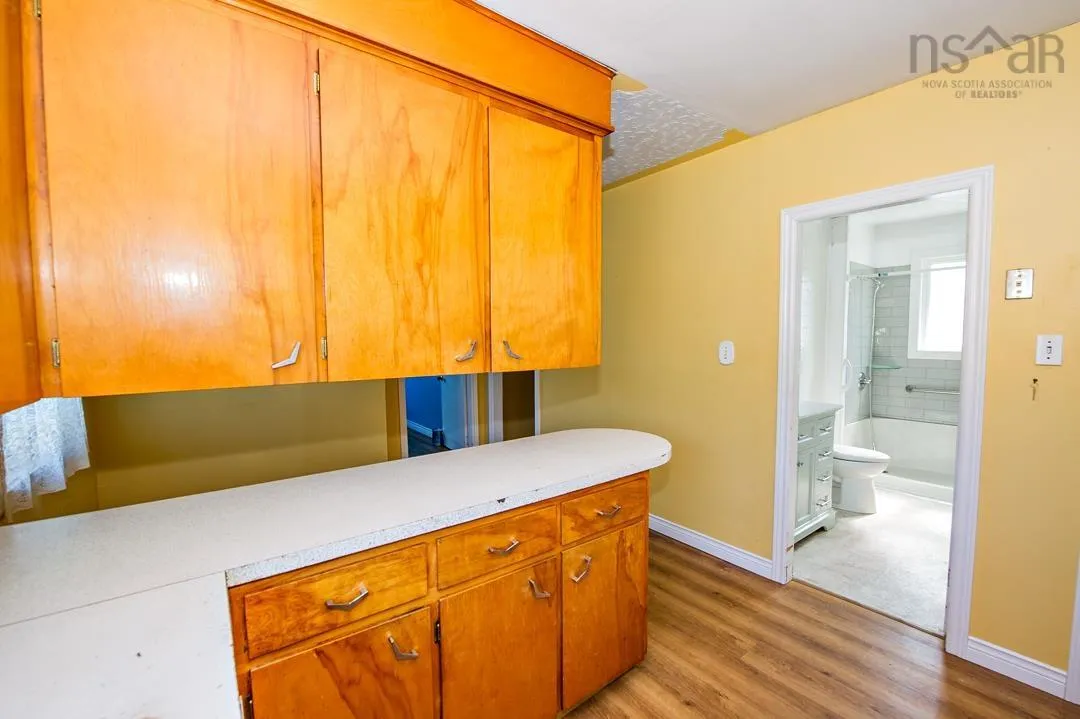1395 Main Road, Eastern Passage, NS B3G 3E9, 2 Bedrooms Bedrooms, ,1 BathroomBathrooms,Residential,For Sale,Main,202523110