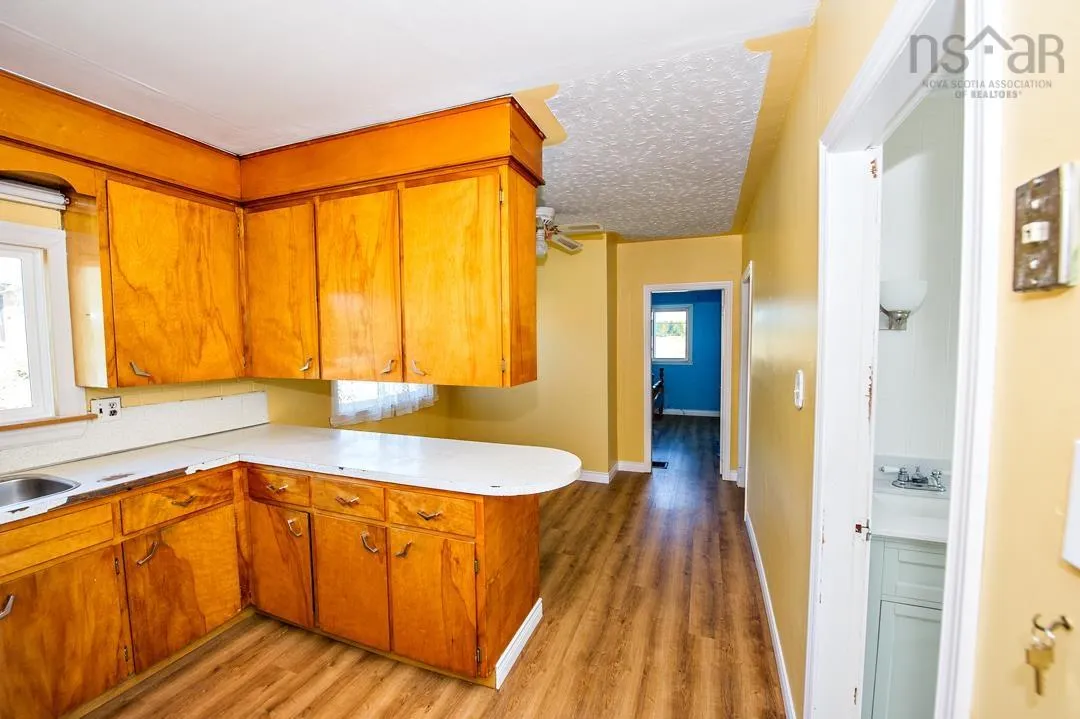 1395 Main Road, Eastern Passage, NS B3G 3E9, 2 Bedrooms Bedrooms, ,1 BathroomBathrooms,Residential,For Sale,Main,202523110