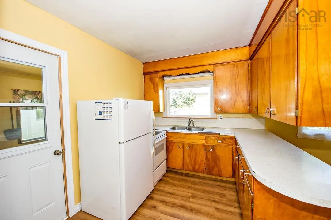 1395 Main Road, Eastern Passage, NS B3G 3E9, 2 Bedrooms Bedrooms, ,1 BathroomBathrooms,Residential,For Sale,Main,202523110