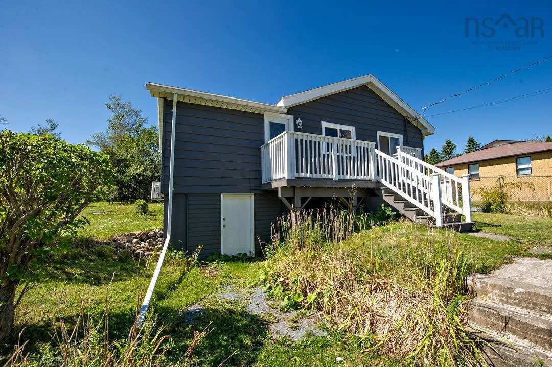 1395 Main Road, Eastern Passage, NS B3G 3E9, 2 Bedrooms Bedrooms, ,1 BathroomBathrooms,Residential,For Sale,Main,202523110
