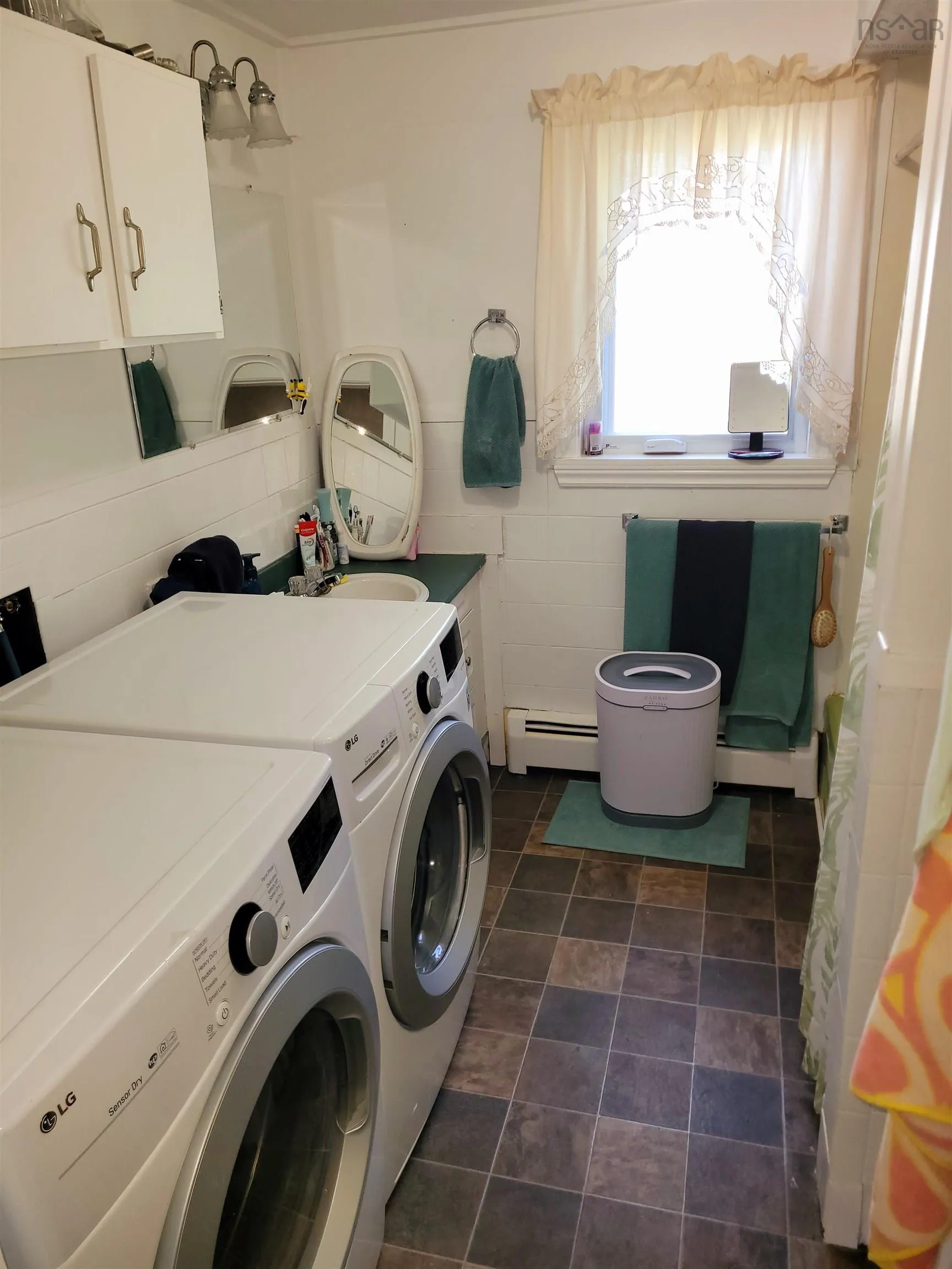798 Main Street, Glace Bay, NS B1A 4Z1, 6 Bedrooms Bedrooms, ,4 BathroomsBathrooms,Residential,For Sale,Main,202522582