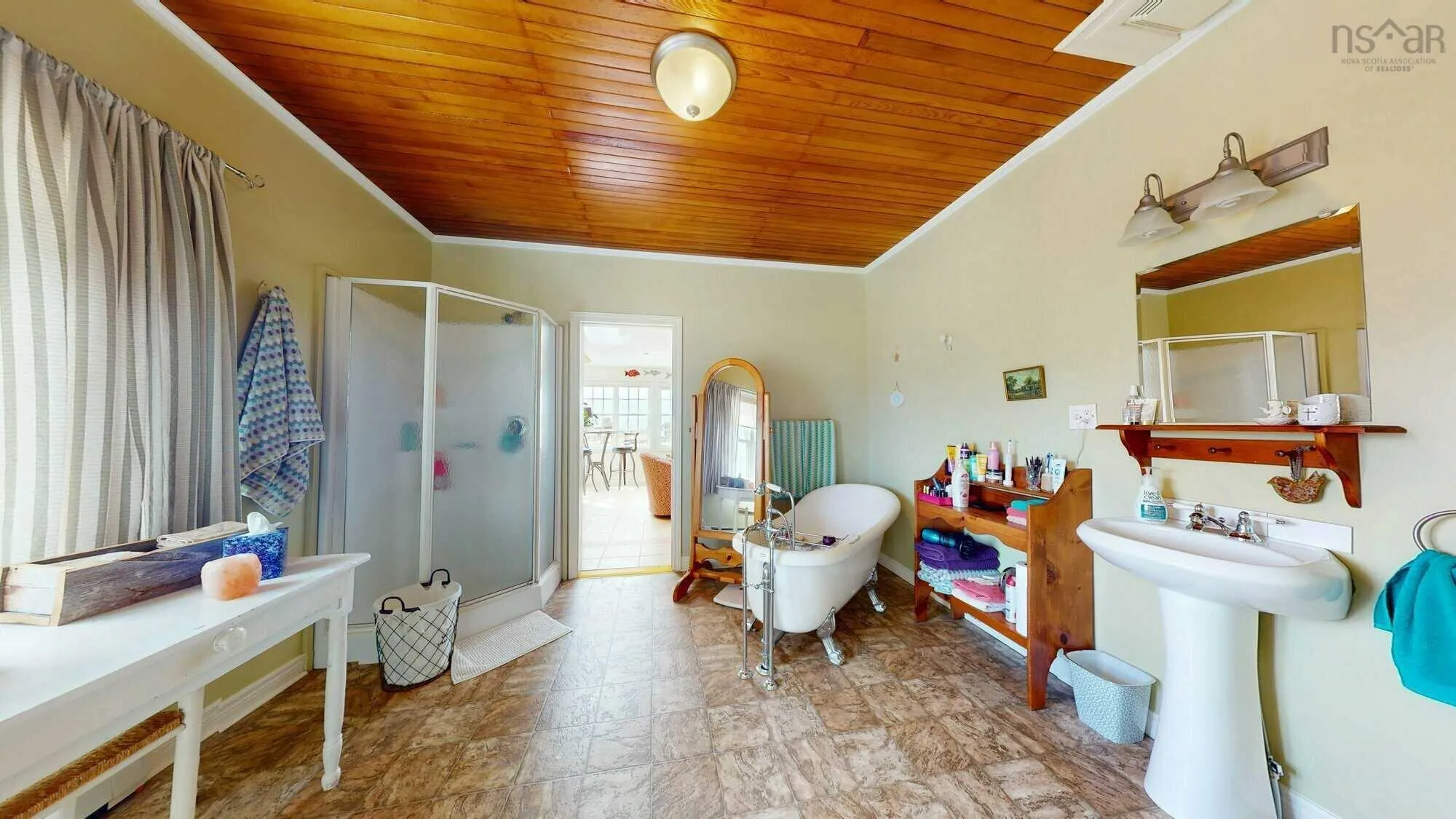 18 Harbourview Drive, Port Bickerton Ns B0j 1a0, 3 Bedrooms Bedrooms, ,2 BathroomsBathrooms,Residential,For Sale,Harbourview,202507679