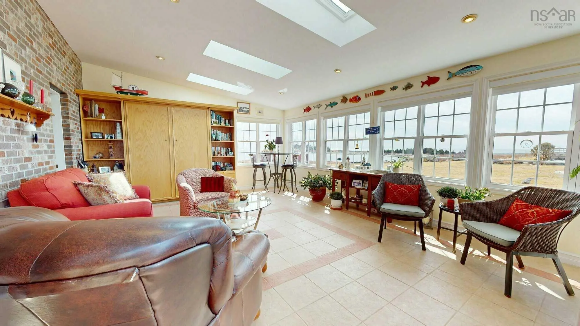18 Harbourview Drive, Port Bickerton Ns B0j 1a0, 3 Bedrooms Bedrooms, ,2 BathroomsBathrooms,Residential,For Sale,Harbourview,202507679