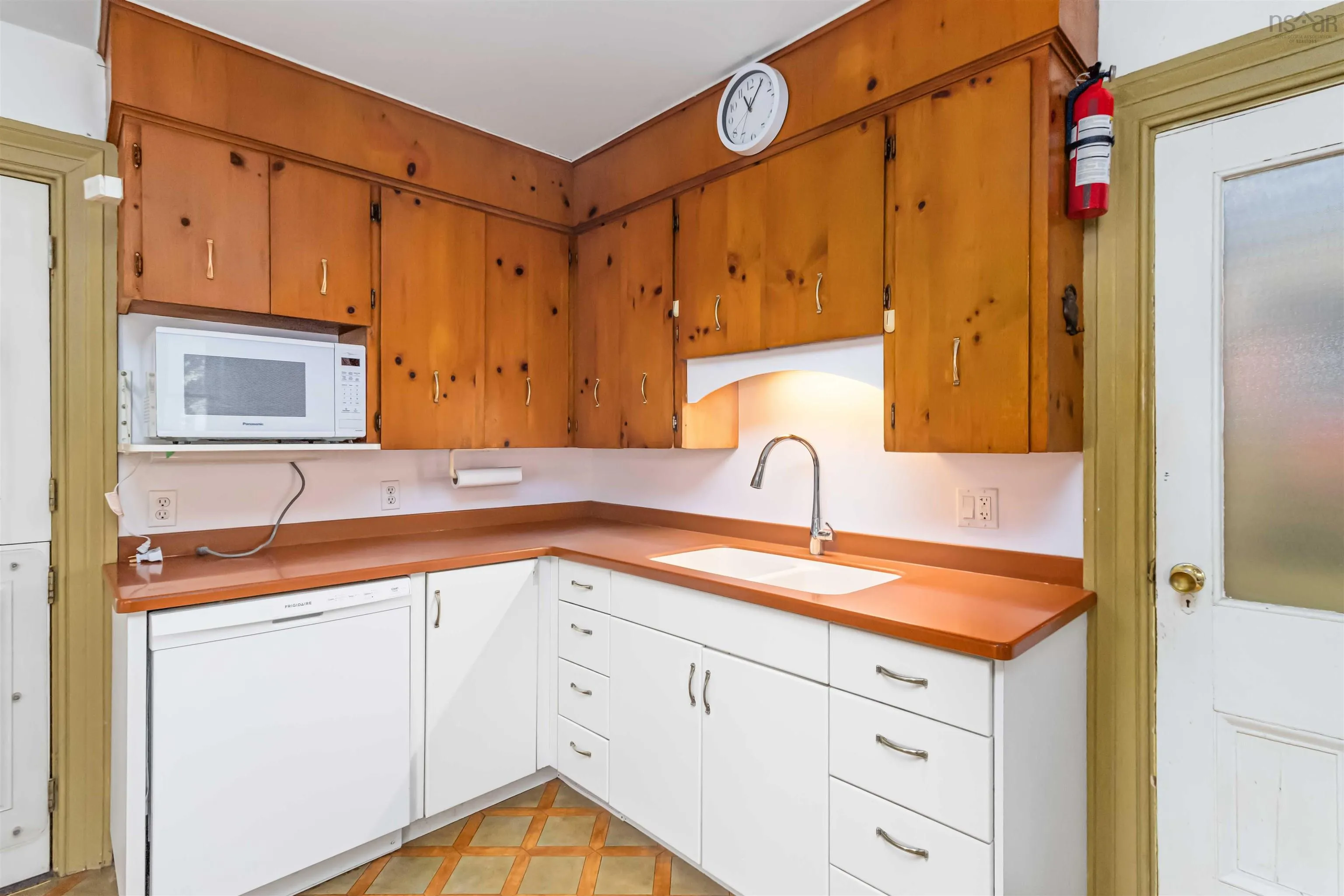 173 Drews Hill Road, Petite Rivière, NS B4V 5Z6, 8 Bedrooms Bedrooms, ,3 BathroomsBathrooms,Residential,For Sale,Drews Hill,202519658