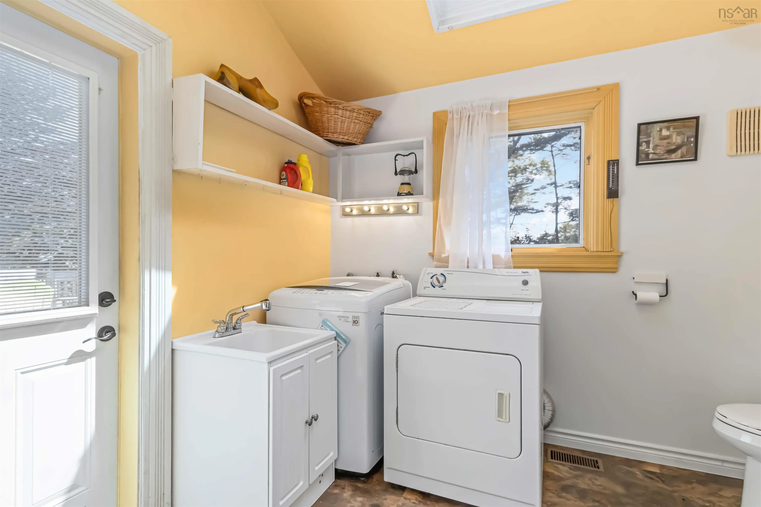 173 Drews Hill Road, Petite Rivière, NS B4V 5Z6, 8 Bedrooms Bedrooms, ,3 BathroomsBathrooms,Residential,For Sale,Drews Hill,202519658
