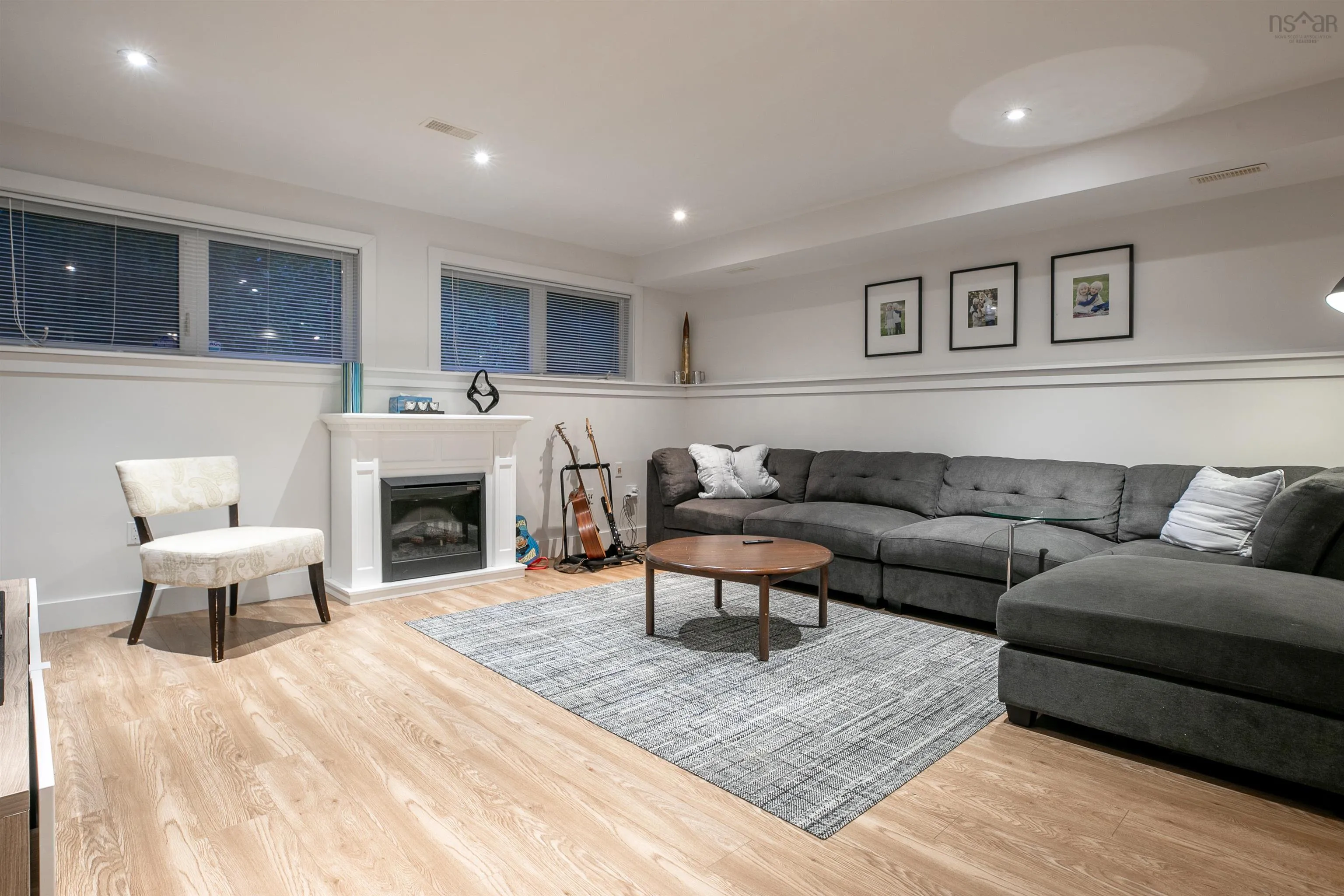 238 Hillsboro Drive, Dartmouth, NS B2W 0J2, 3 Bedrooms Bedrooms, ,4 BathroomsBathrooms,Residential,For Sale,Hillsboro,202521060