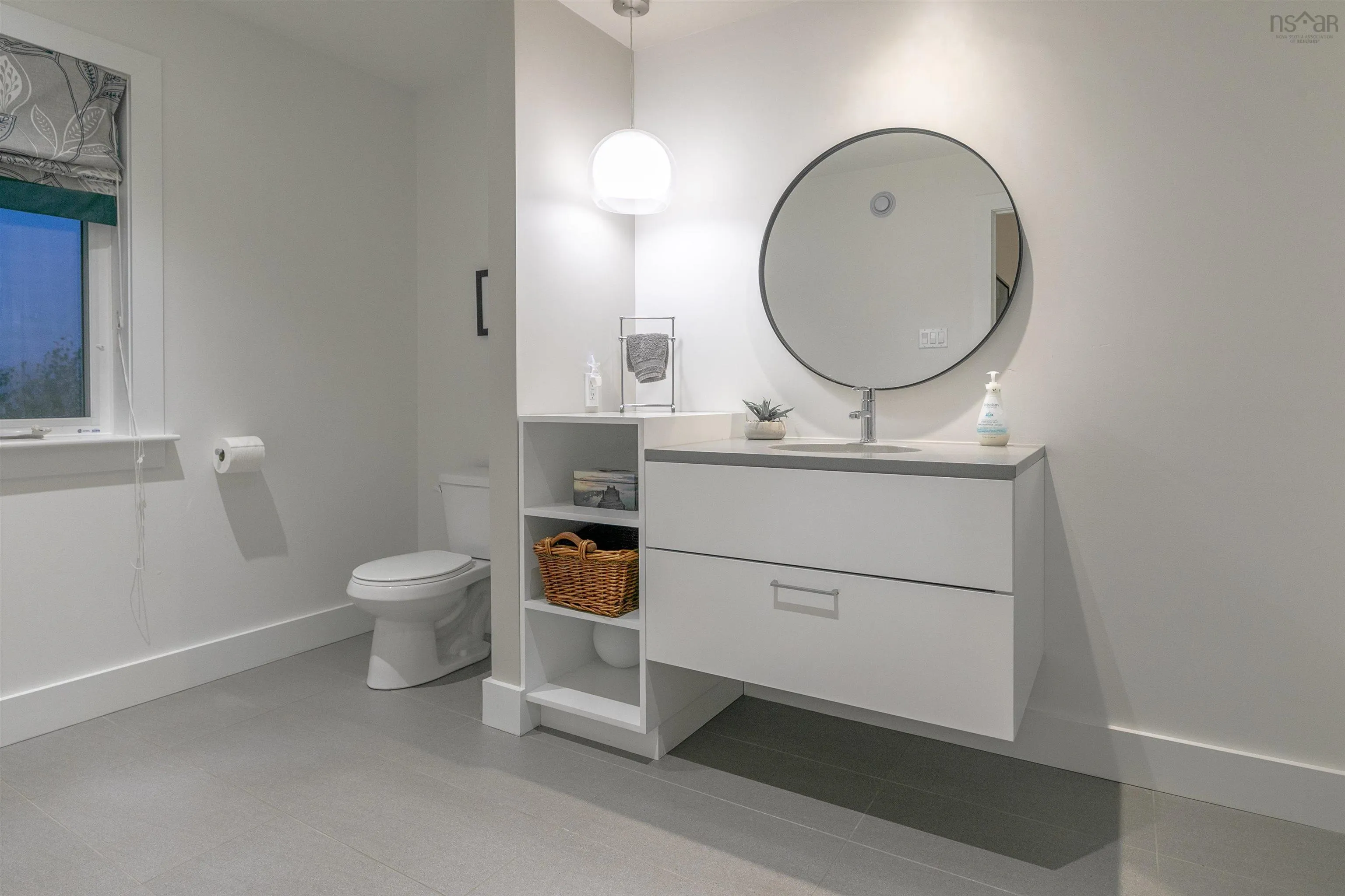 238 Hillsboro Drive, Dartmouth, NS B2W 0J2, 3 Bedrooms Bedrooms, ,4 BathroomsBathrooms,Residential,For Sale,Hillsboro,202521060