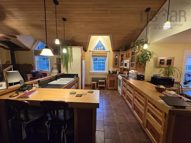 57 King Street, Bridgewater, NS B4V 1A1, 5 Bedrooms Bedrooms, ,4 BathroomsBathrooms,Residential,For Sale,King,202521044