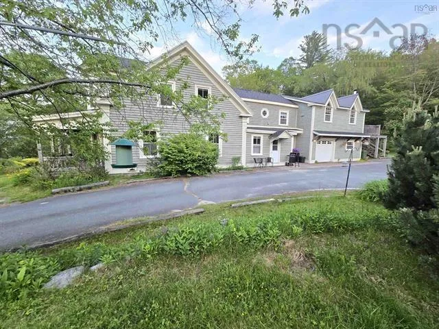57 King Street, Bridgewater, NS B4V 1A1, 5 Bedrooms Bedrooms, ,4 BathroomsBathrooms,Residential,For Sale,King,202521044
