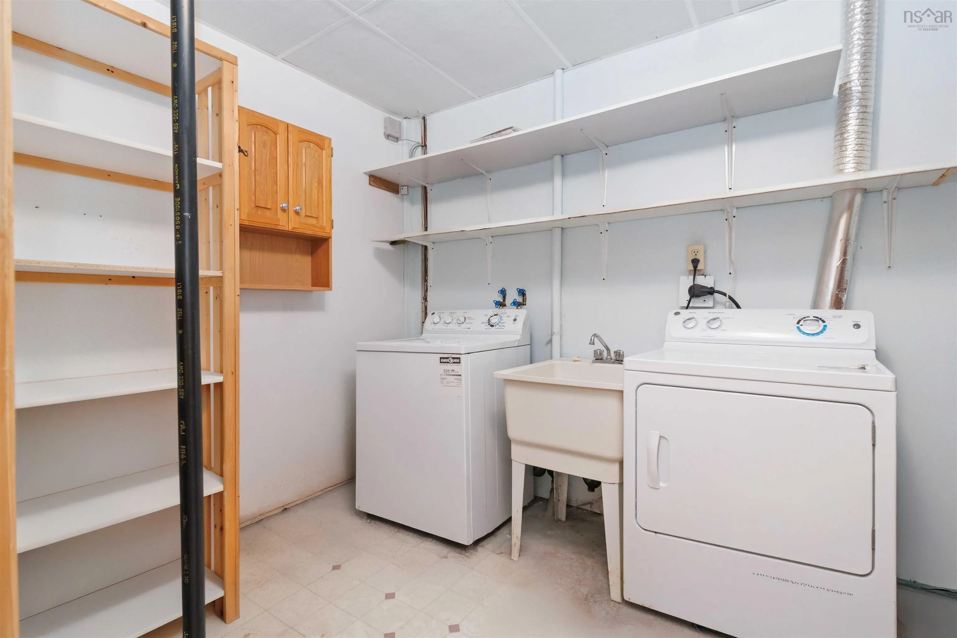 2 Colonna Place, Dartmouth, NS B2X 3J3, 3 Bedrooms Bedrooms, ,2 BathroomsBathrooms,Residential,For Sale,Colonna,202521160