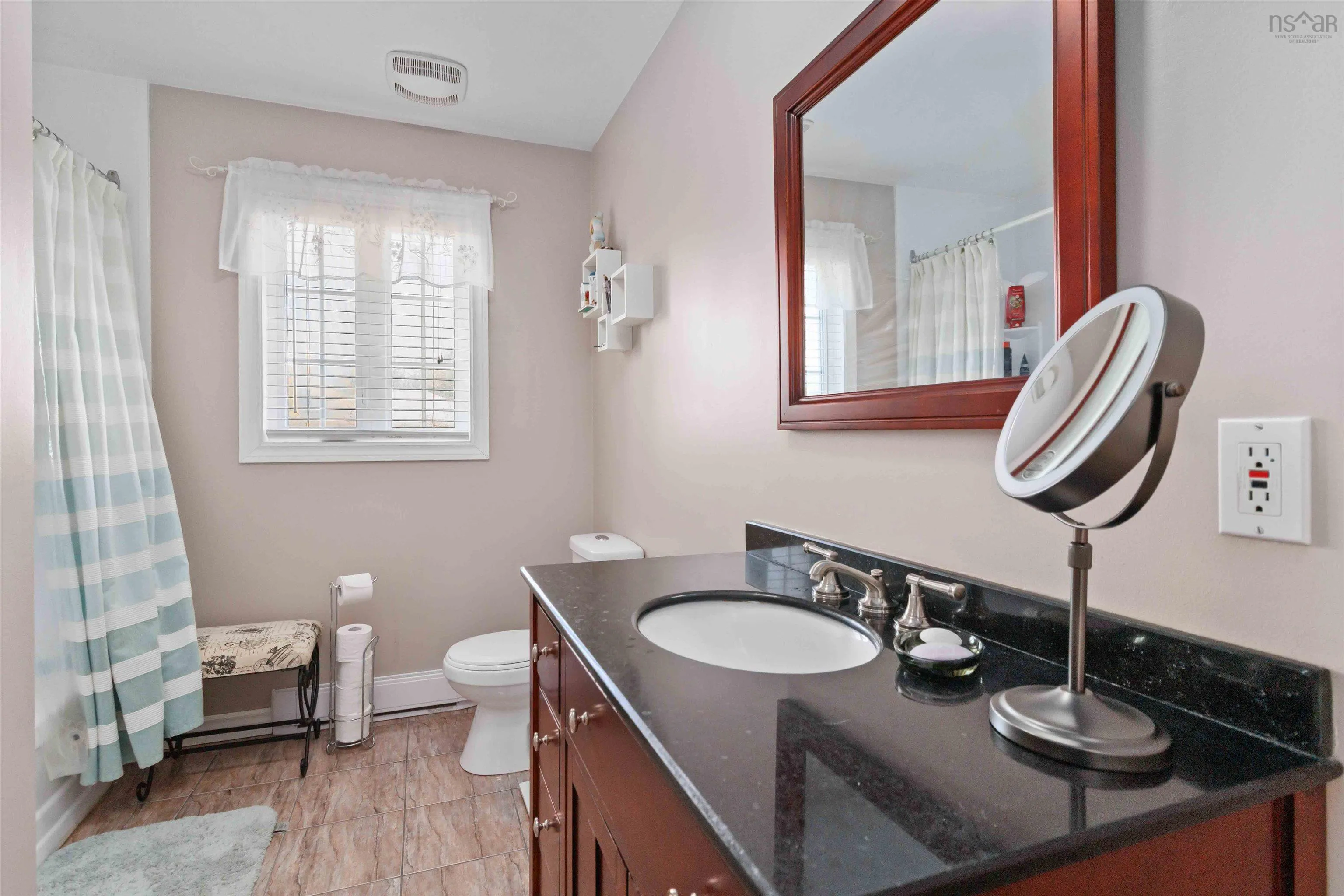 2 Colonna Place, Dartmouth, NS B2X 3J3, 3 Bedrooms Bedrooms, ,2 BathroomsBathrooms,Residential,For Sale,Colonna,202521160
