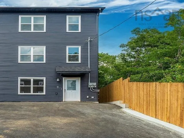 9 Layton Road, Halifax, NS B3P 1Z6, 4 Bedrooms Bedrooms, ,4 BathroomsBathrooms,Residential,For Sale,Layton,202518941