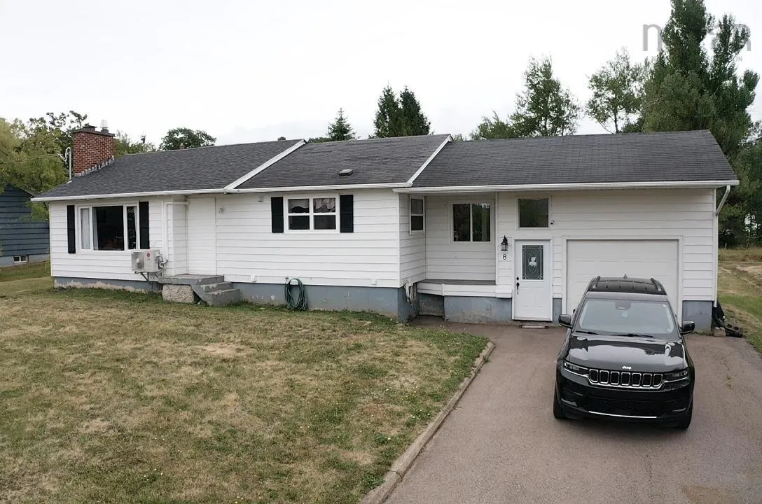 8 Smith Avenue, Springhill, NS B0M 1X0, 3 Bedrooms Bedrooms, ,2 BathroomsBathrooms,Residential,For Sale,Smith,202521644