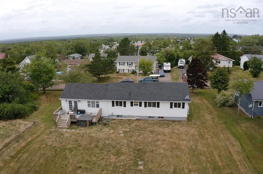 8 Smith Avenue, Springhill, NS B0M 1X0, 3 Bedrooms Bedrooms, ,2 BathroomsBathrooms,Residential,For Sale,Smith,202521644