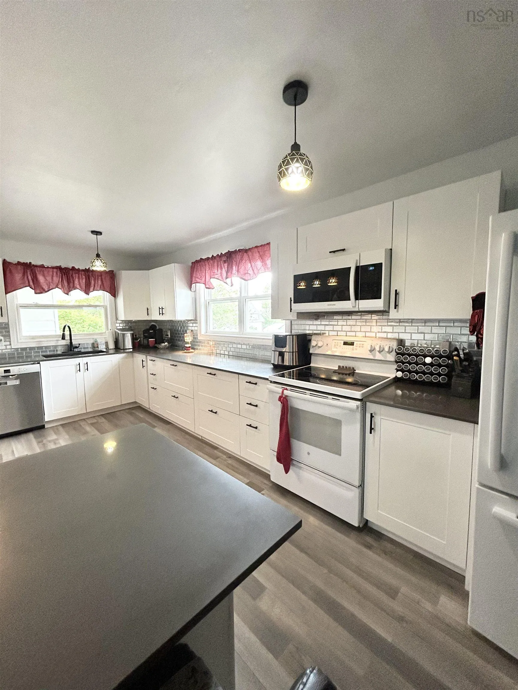 8 Smith Avenue, Springhill, NS B0M 1X0, 3 Bedrooms Bedrooms, ,2 BathroomsBathrooms,Residential,For Sale,Smith,202521644