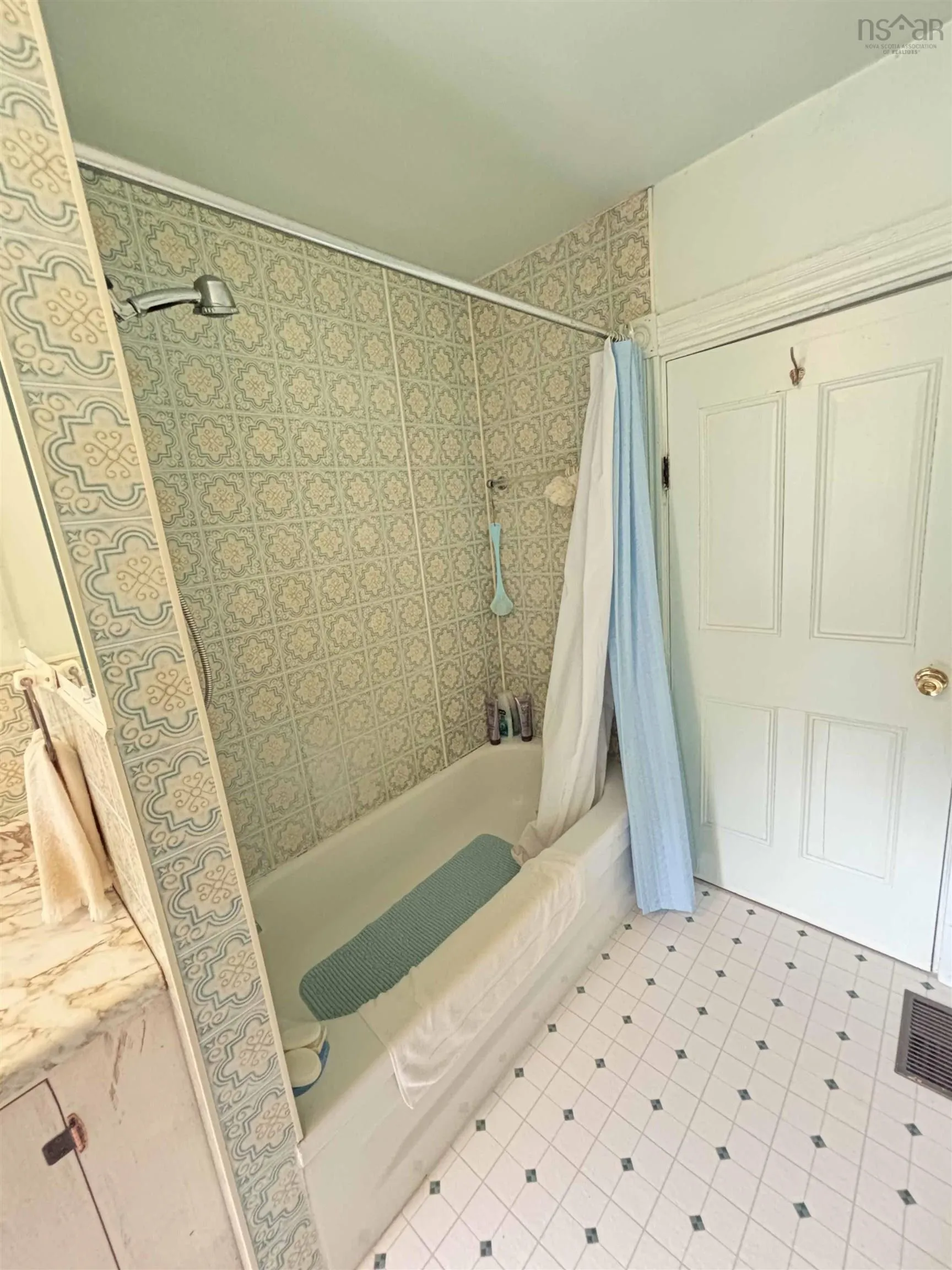 2121 Loch Lomond Road, Loch Lomond, NS B2E 1E3, 4 Bedrooms Bedrooms, ,1 BathroomBathrooms,Residential,For Sale,Loch Lomond,202520592