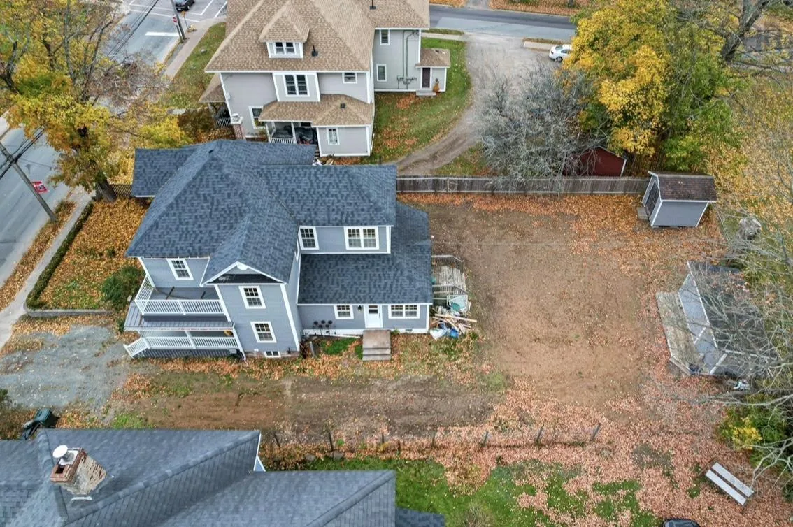124 Church Street, Amherst Ns B4h 3b8, 3 Bedrooms Bedrooms, ,2 BathroomsBathrooms,Residential,For Sale,Church,202425999