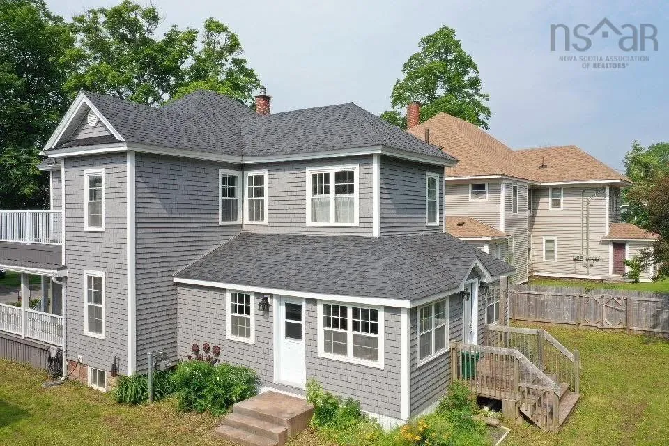 124 Church Street, Amherst Ns B4h 3b8, 3 Bedrooms Bedrooms, ,2 BathroomsBathrooms,Residential,For Sale,Church,202425999