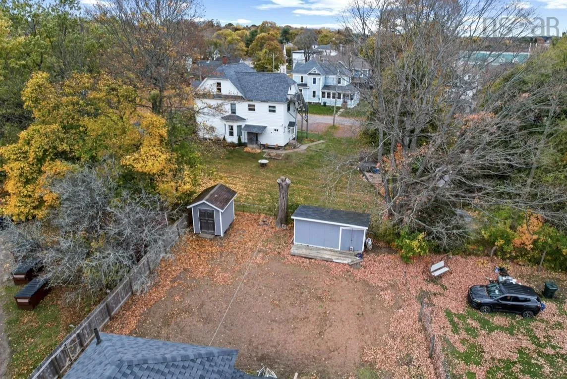 124 Church Street, Amherst Ns B4h 3b8, 3 Bedrooms Bedrooms, ,2 BathroomsBathrooms,Residential,For Sale,Church,202425999
