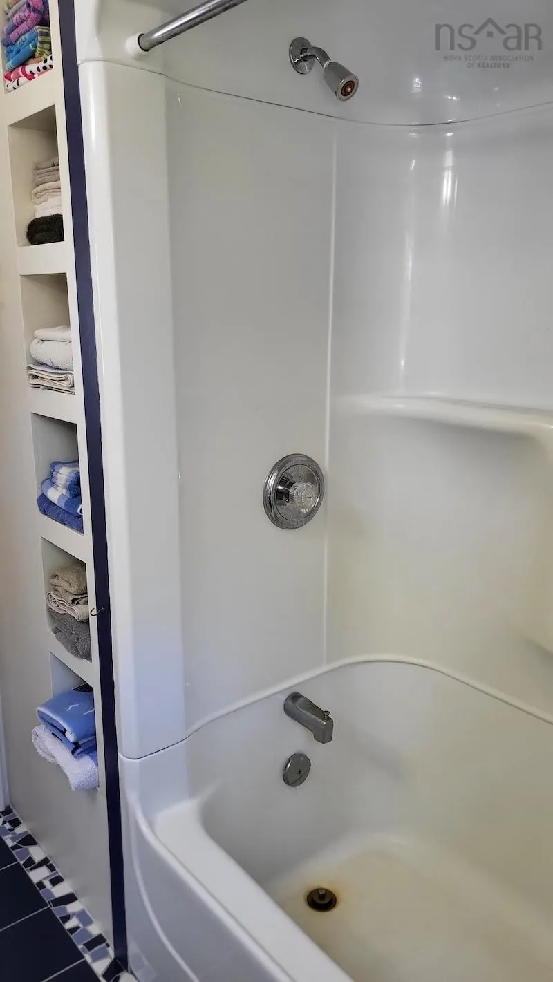 1915 Highway 331, Pleasantville, NS B0R 1G0, 2 Bedrooms Bedrooms, ,1 BathroomBathrooms,Residential,For Sale,Highway 331,202521302