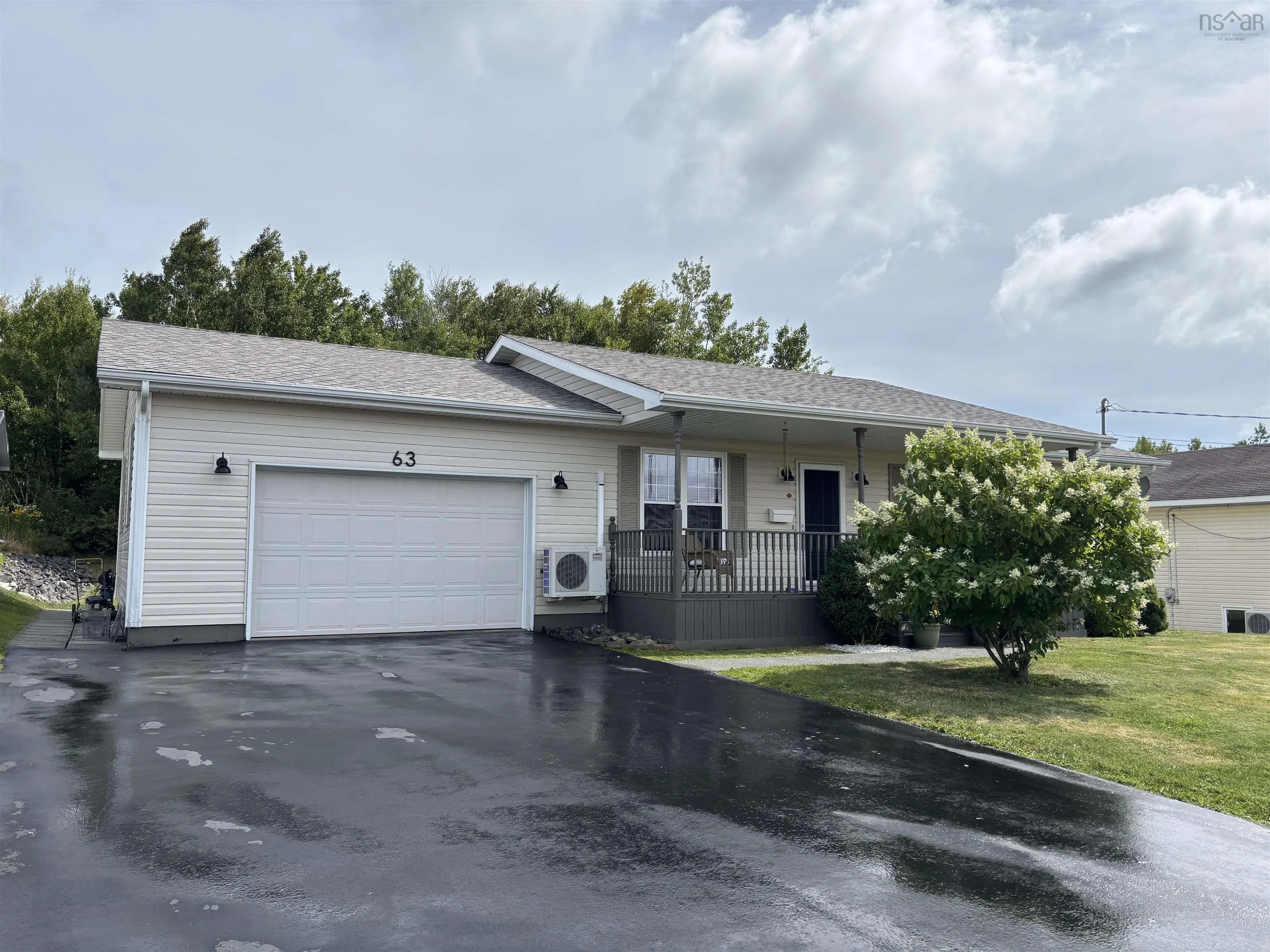 63 Mae Avenue, Sydney Mines, NS B1V 3K8, 4 Bedrooms Bedrooms, ,3 BathroomsBathrooms,Residential,For Sale,Mae Avenue,202522018