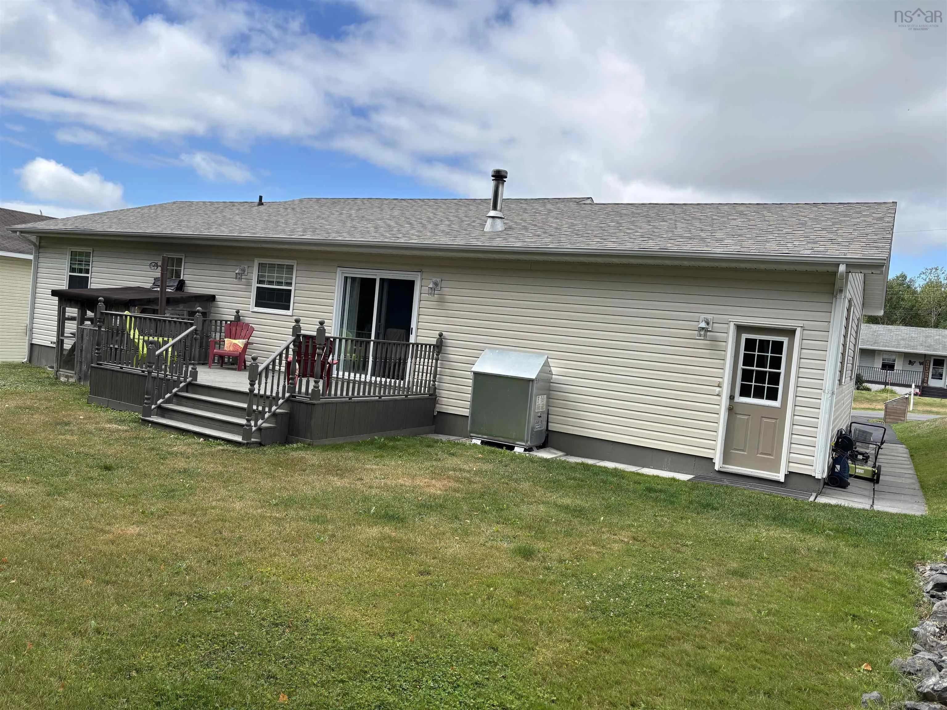 63 Mae Avenue, Sydney Mines, NS B1V 3K8, 4 Bedrooms Bedrooms, ,3 BathroomsBathrooms,Residential,For Sale,Mae Avenue,202522018