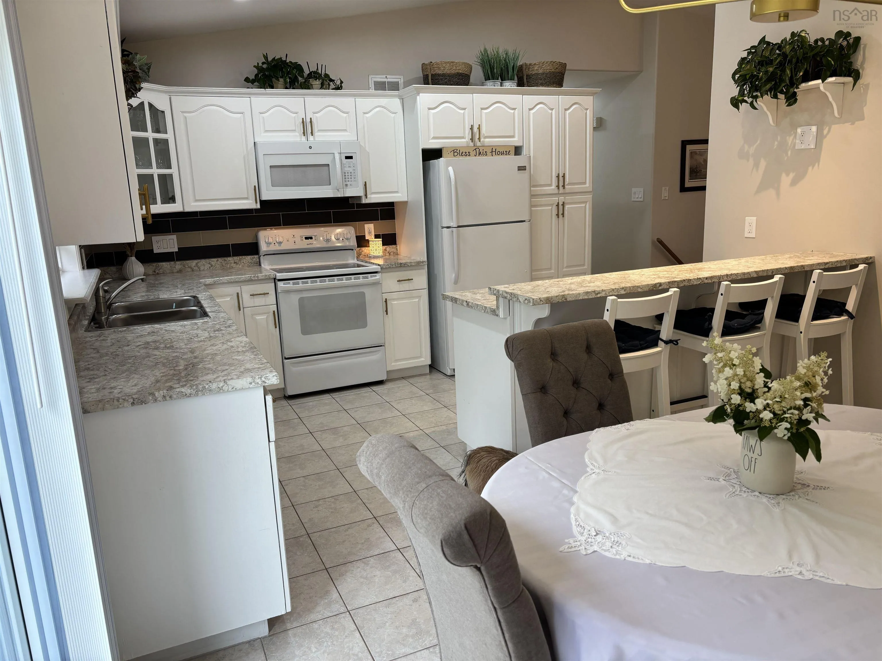 63 Mae Avenue, Sydney Mines, NS B1V 3K8, 4 Bedrooms Bedrooms, ,3 BathroomsBathrooms,Residential,For Sale,Mae Avenue,202522018