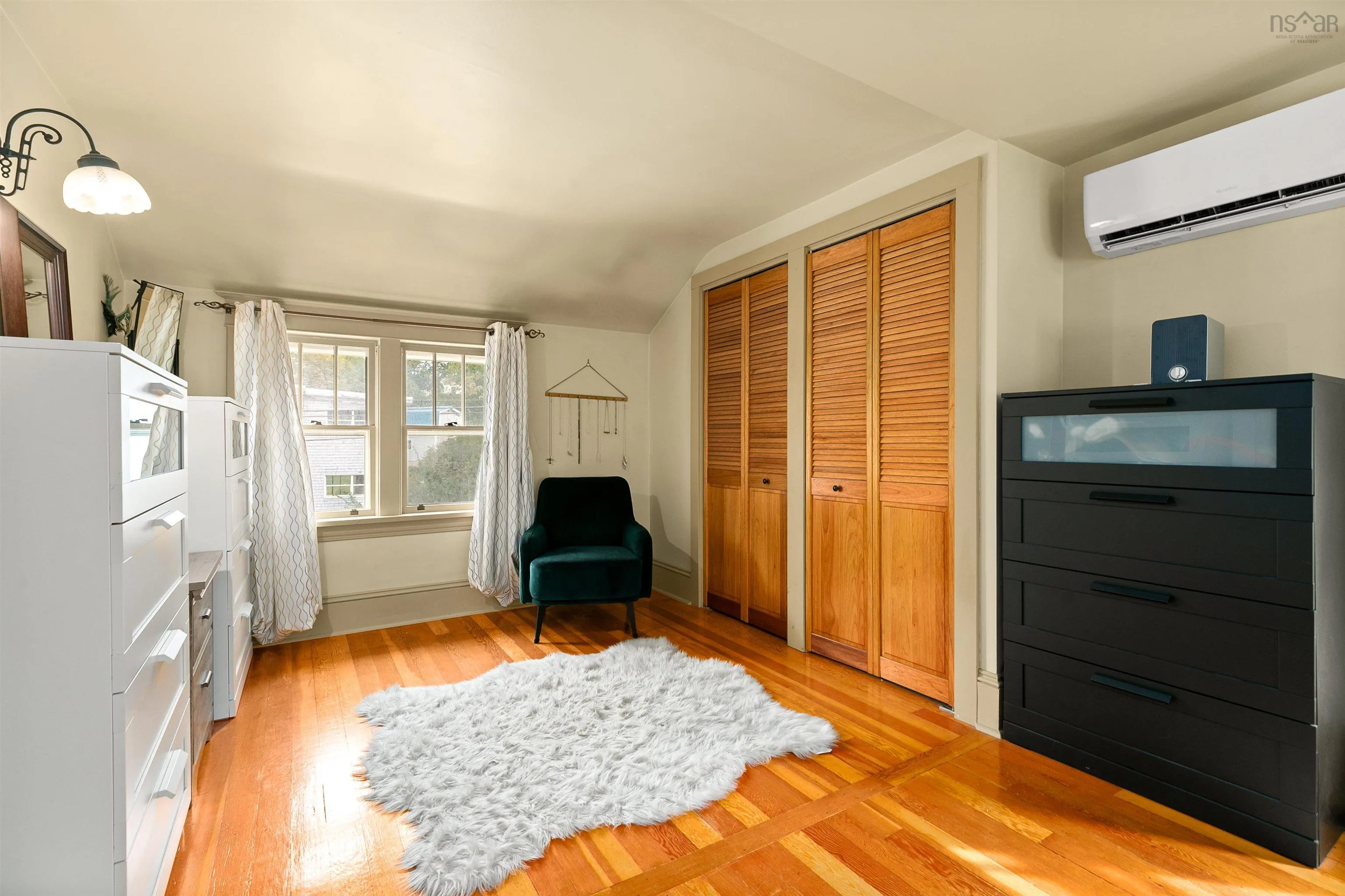 328 Portland Street, Dartmouth, NS B2Y 1K6, 3 Bedrooms Bedrooms, ,1 BathroomBathrooms,Residential,For Sale,Portland,202524153