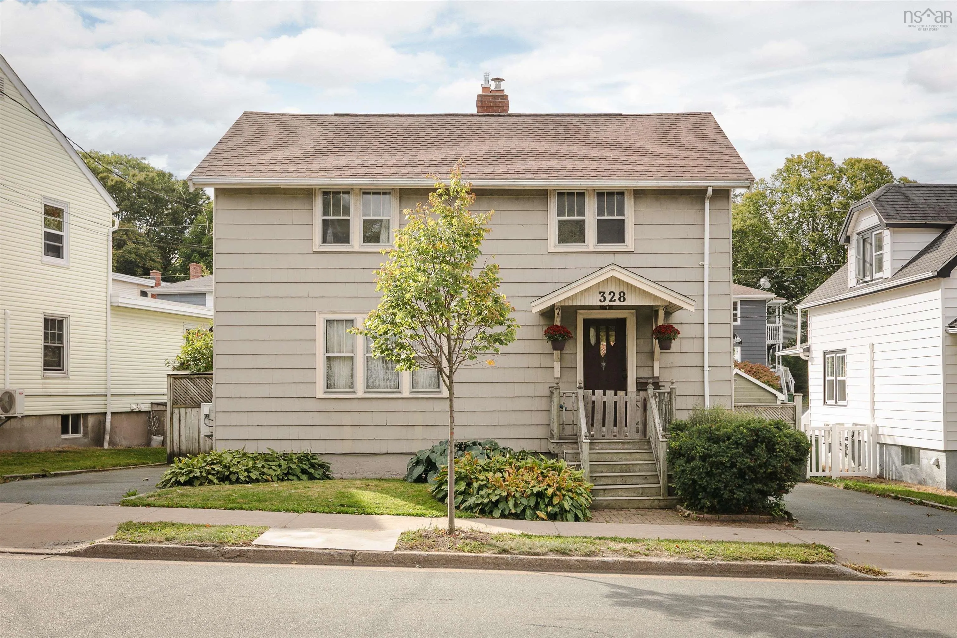328 Portland Street, Dartmouth, NS B2Y 1K6, 3 Bedrooms Bedrooms, ,1 BathroomBathrooms,Residential,For Sale,Portland,202524153