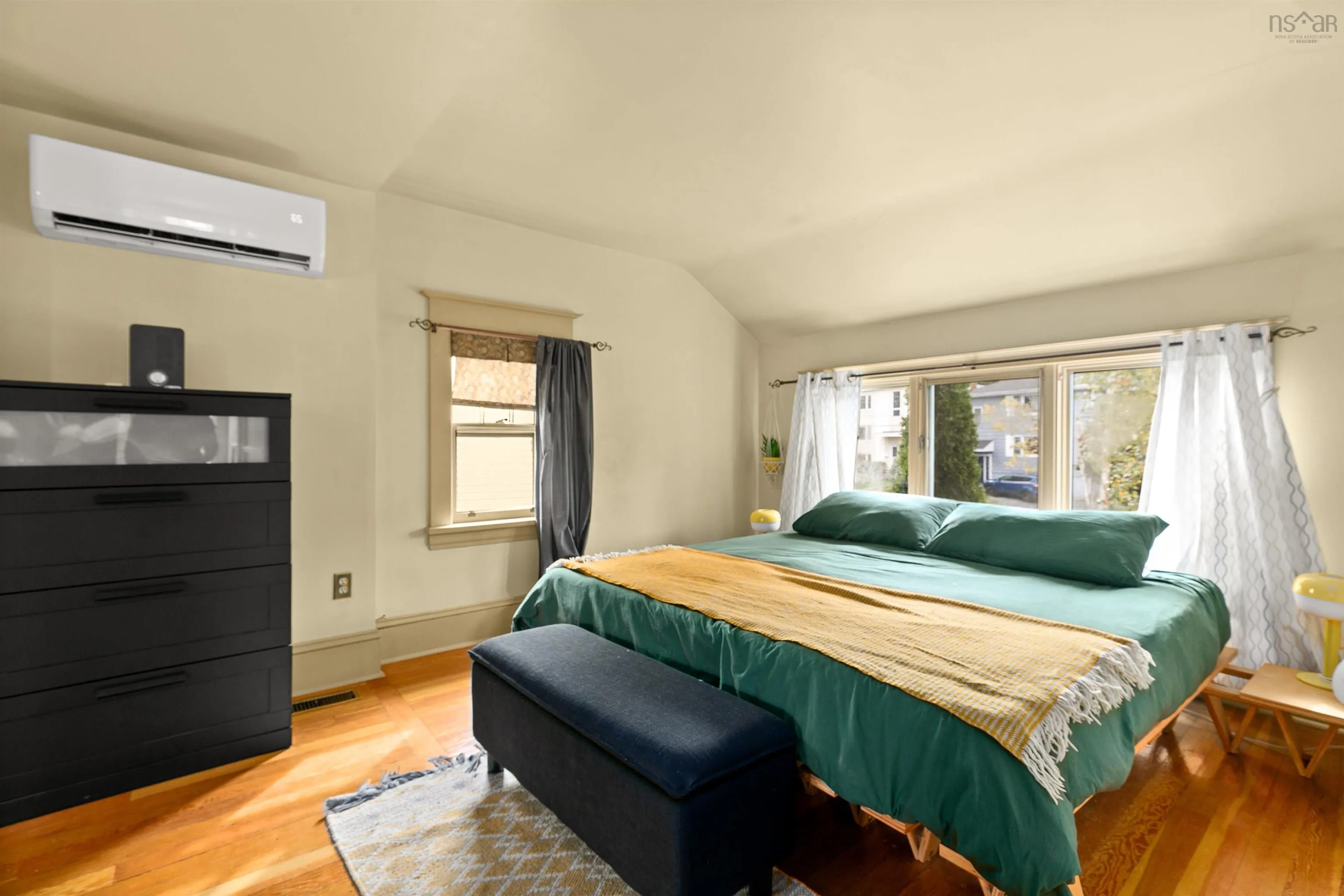 328 Portland Street, Dartmouth, NS B2Y 1K6, 3 Bedrooms Bedrooms, ,1 BathroomBathrooms,Residential,For Sale,Portland,202524153