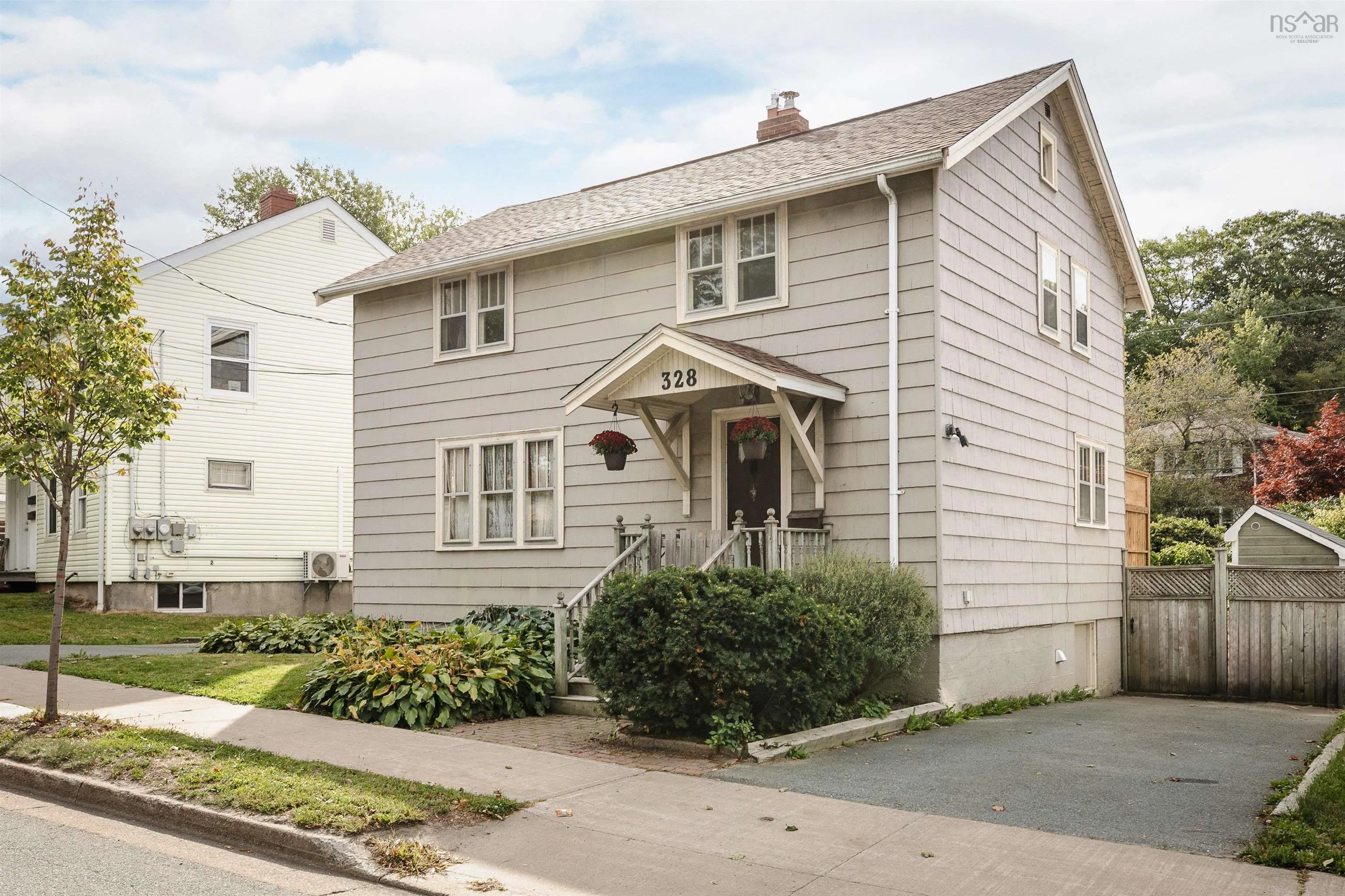 328 Portland Street, Dartmouth, NS B2Y 1K6, 3 Bedrooms Bedrooms, ,1 BathroomBathrooms,Residential,For Sale,Portland,202524153