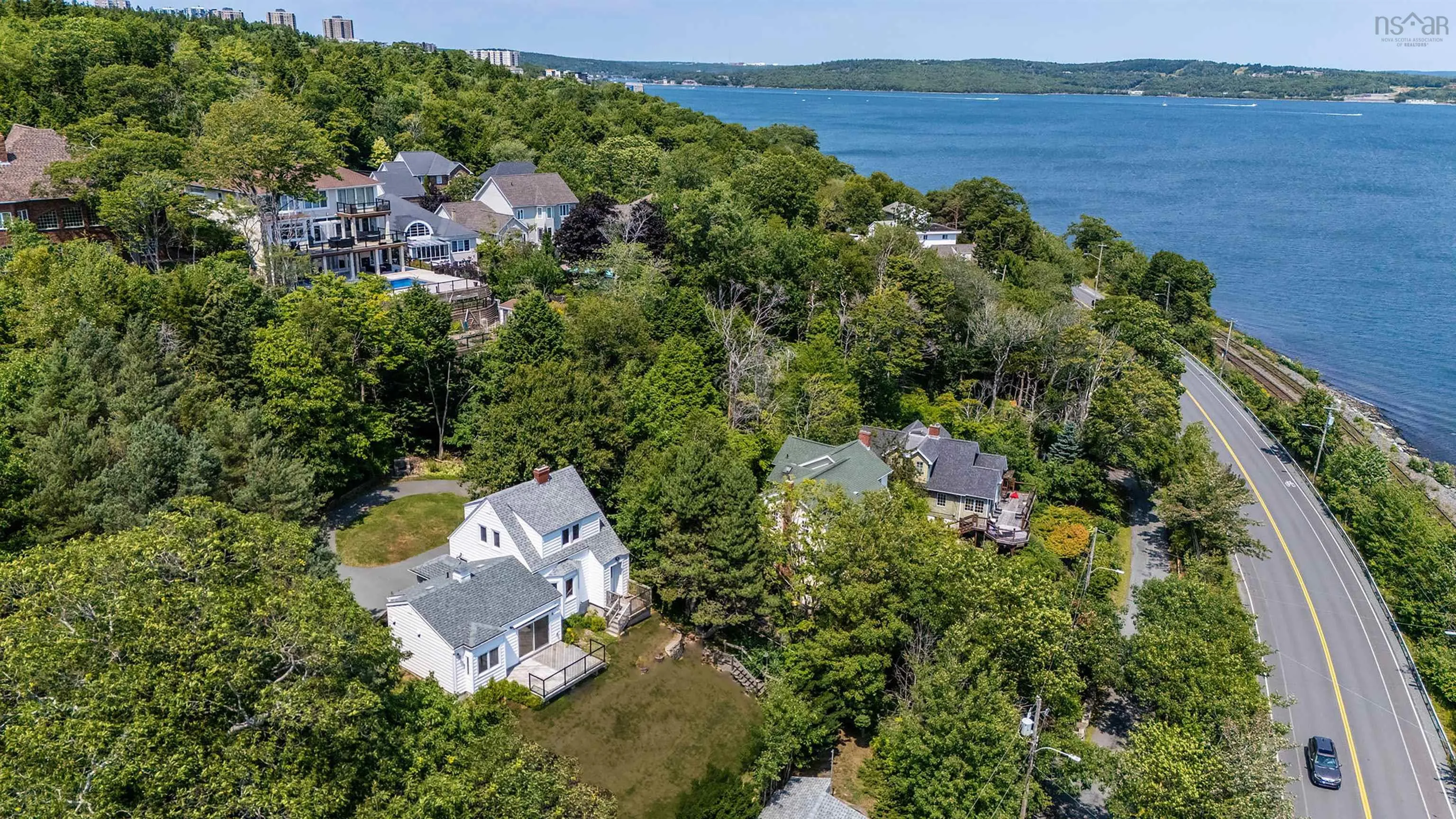 44 Dakin Drive, Halifax Ns B3m 2c9, 3 Bedrooms Bedrooms, ,2 BathroomsBathrooms,Residential,For Sale,Dakin,202509340