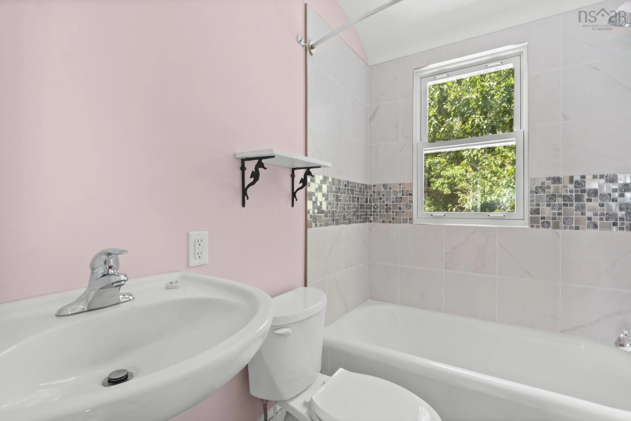 44 Dakin Drive, Halifax Ns B3m 2c9, 3 Bedrooms Bedrooms, ,2 BathroomsBathrooms,Residential,For Sale,Dakin,202509340