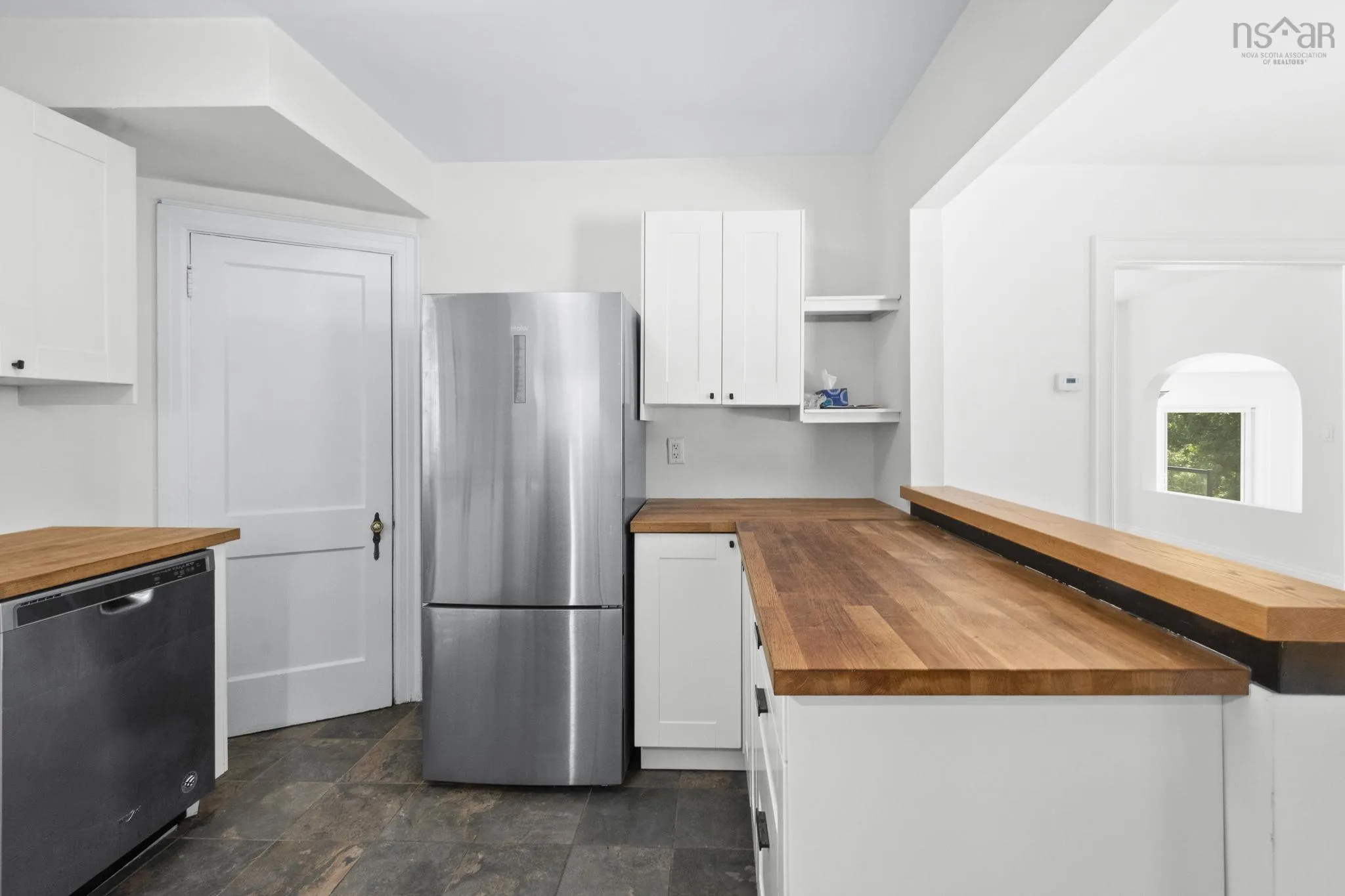 44 Dakin Drive, Halifax Ns B3m 2c9, 3 Bedrooms Bedrooms, ,2 BathroomsBathrooms,Residential,For Sale,Dakin,202509340