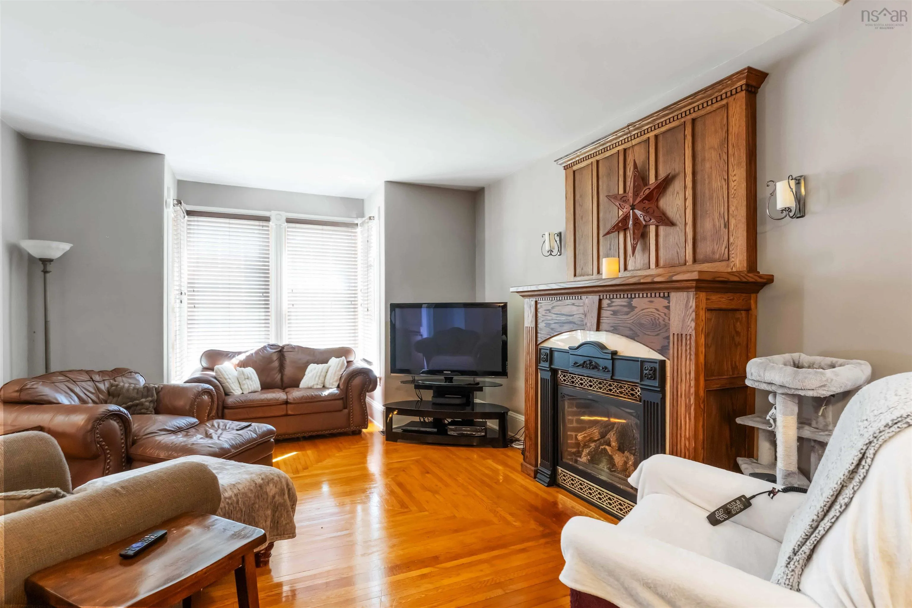 185 Commercial Street, Middleton, NS B0S 1P0, 6 Bedrooms Bedrooms, ,4 BathroomsBathrooms,Residential,For Sale,Commercial,202518918