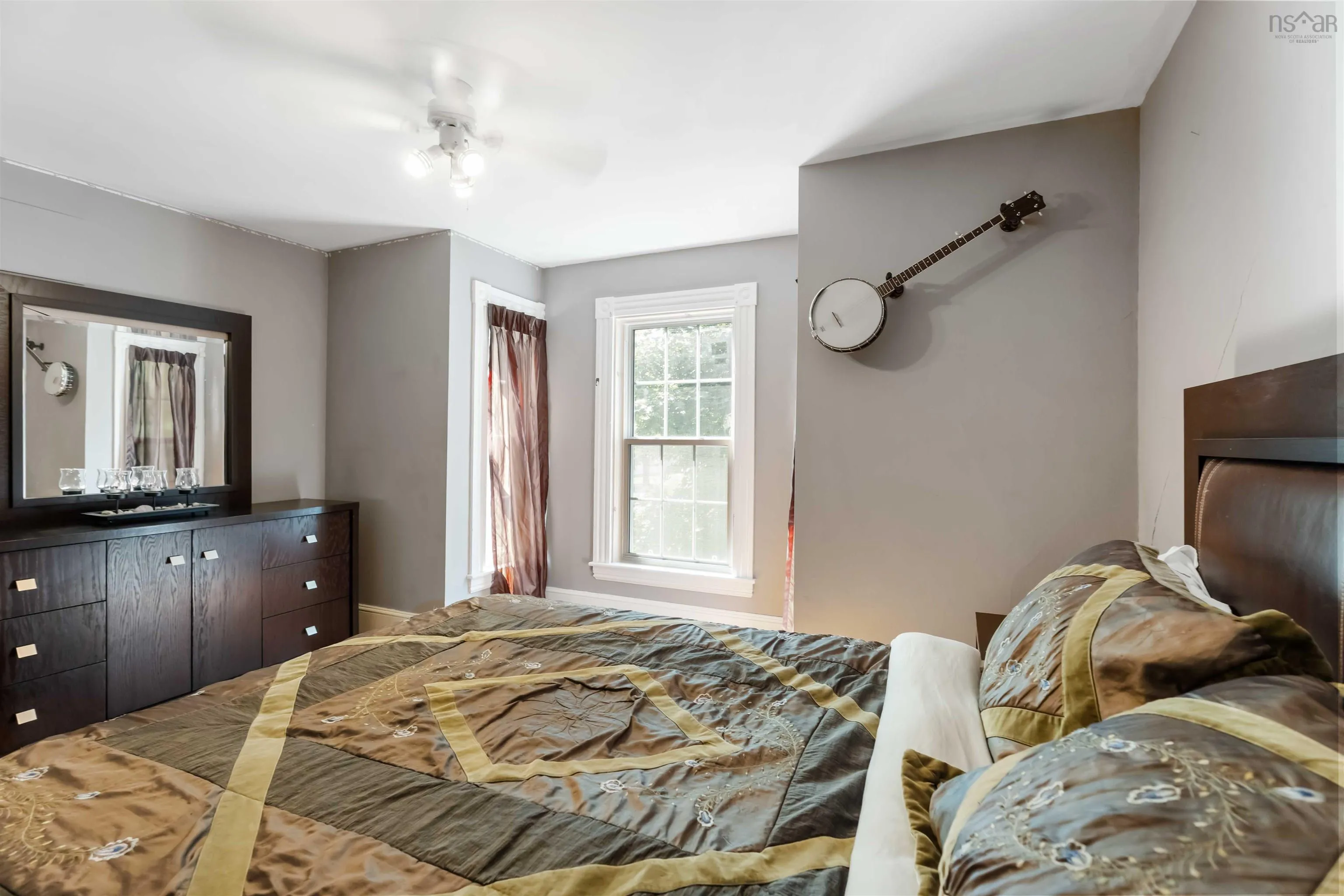 185 Commercial Street, Middleton, NS B0S 1P0, 6 Bedrooms Bedrooms, ,4 BathroomsBathrooms,Residential,For Sale,Commercial,202518918