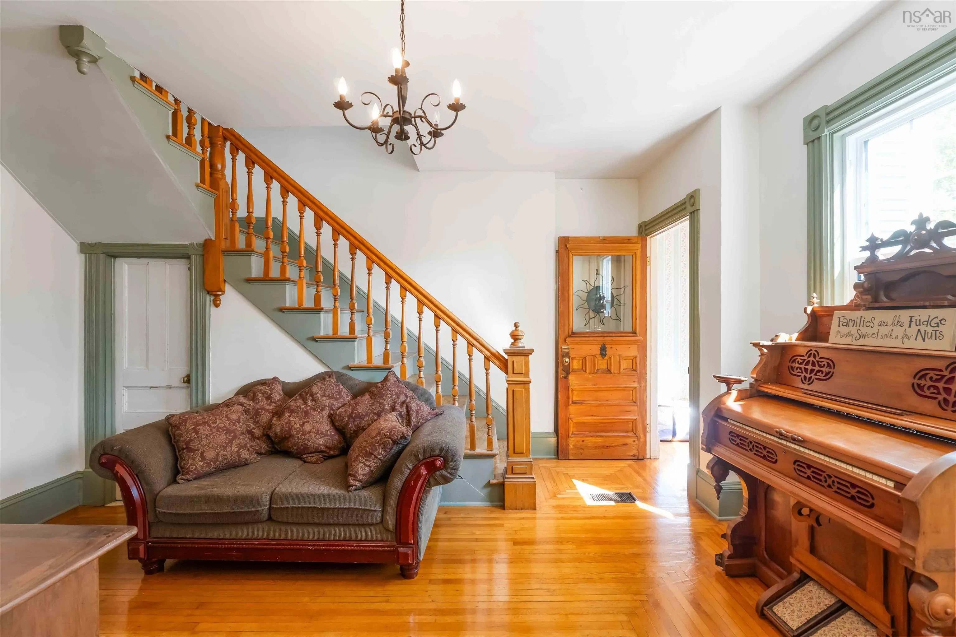 185 Commercial Street, Middleton, NS B0S 1P0, 6 Bedrooms Bedrooms, ,4 BathroomsBathrooms,Residential,For Sale,Commercial,202518918