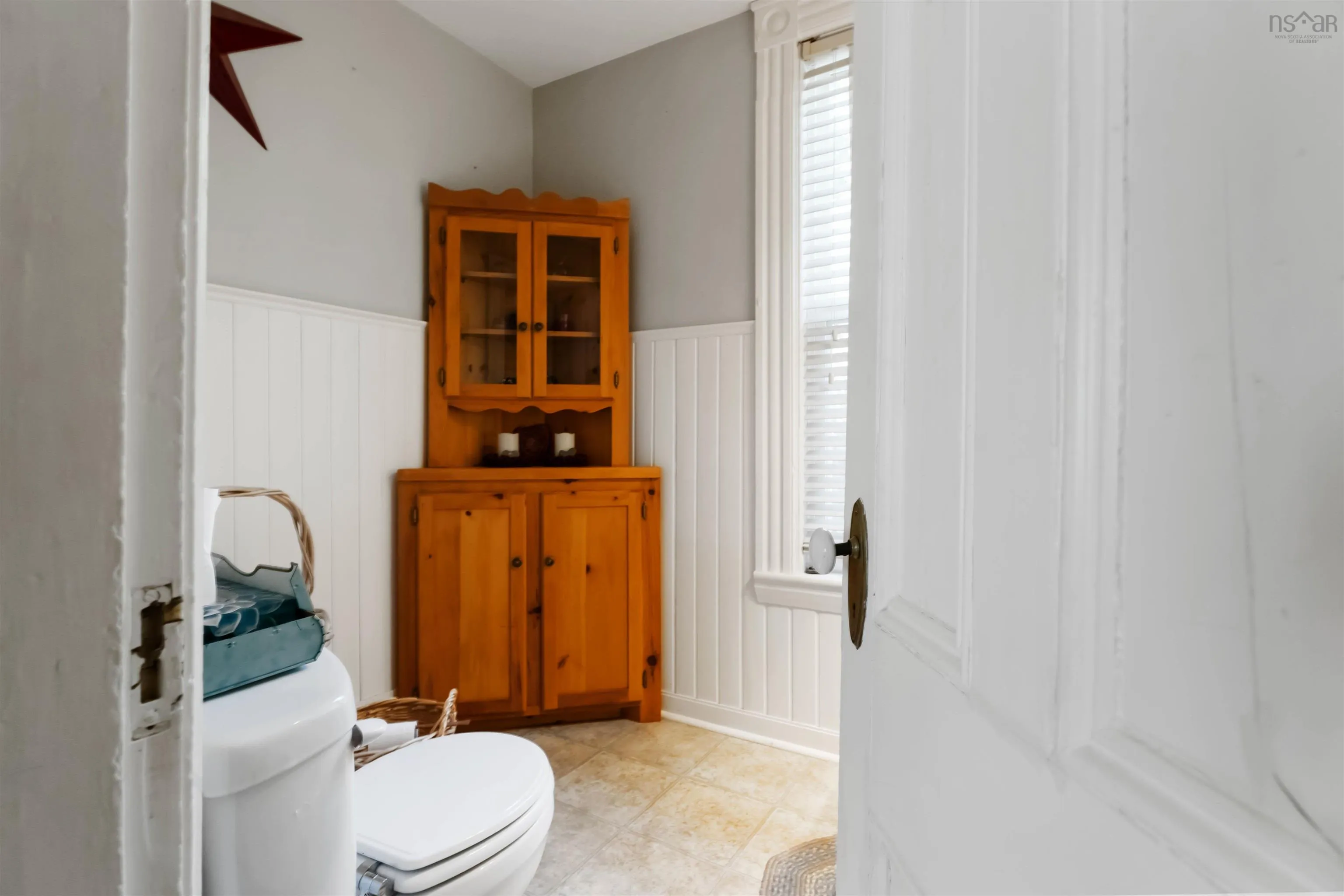 185 Commercial Street, Middleton, NS B0S 1P0, 6 Bedrooms Bedrooms, ,4 BathroomsBathrooms,Residential,For Sale,Commercial,202518918