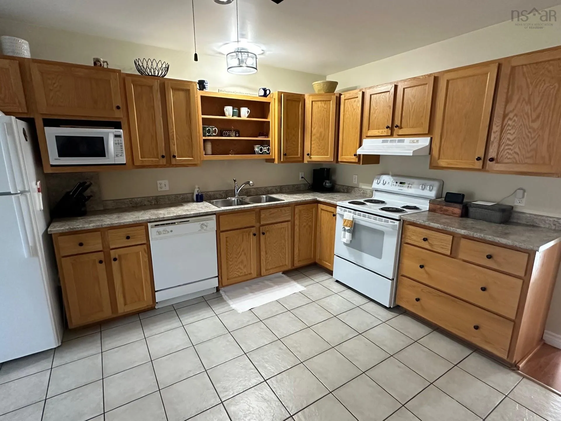 400 Elm Street, New Glasgow, NS B2H 1Z1, 8 Bedrooms Bedrooms, ,Residential Income,For Sale,Elm,202520107