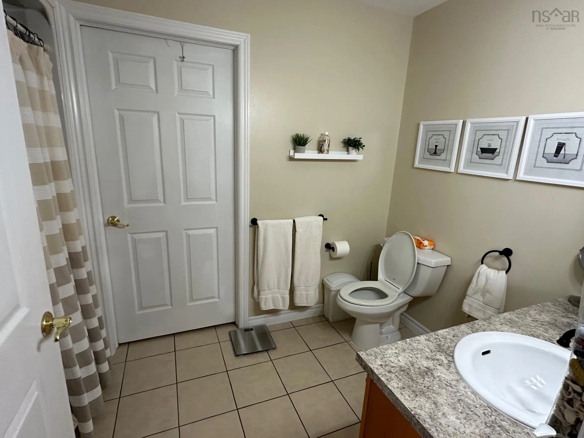 400 Elm Street, New Glasgow, NS B2H 1Z1, 8 Bedrooms Bedrooms, ,Residential Income,For Sale,Elm,202520107