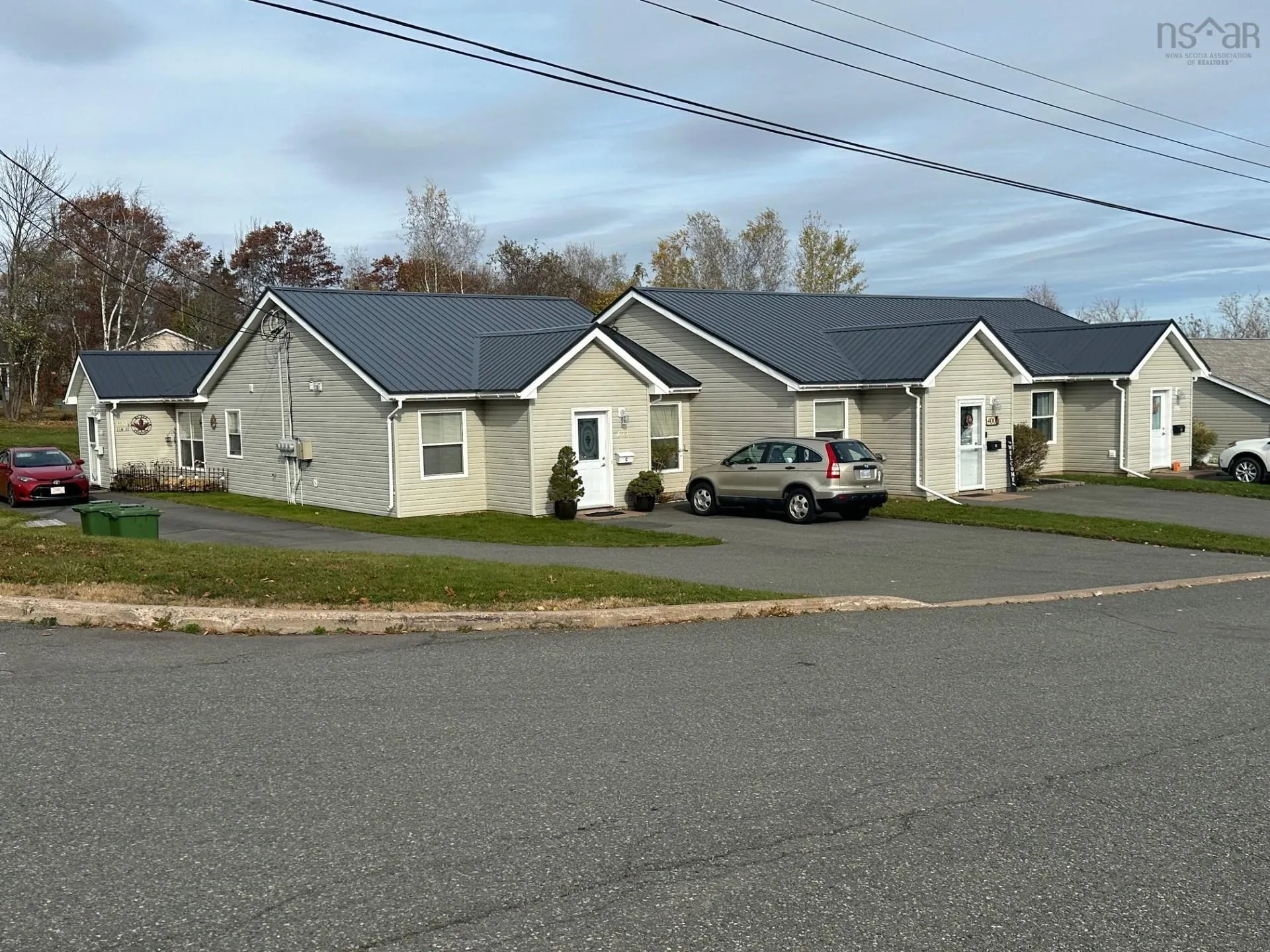 400 Elm Street, New Glasgow, NS B2H 1Z1, 8 Bedrooms Bedrooms, ,Residential Income,For Sale,Elm,202520107