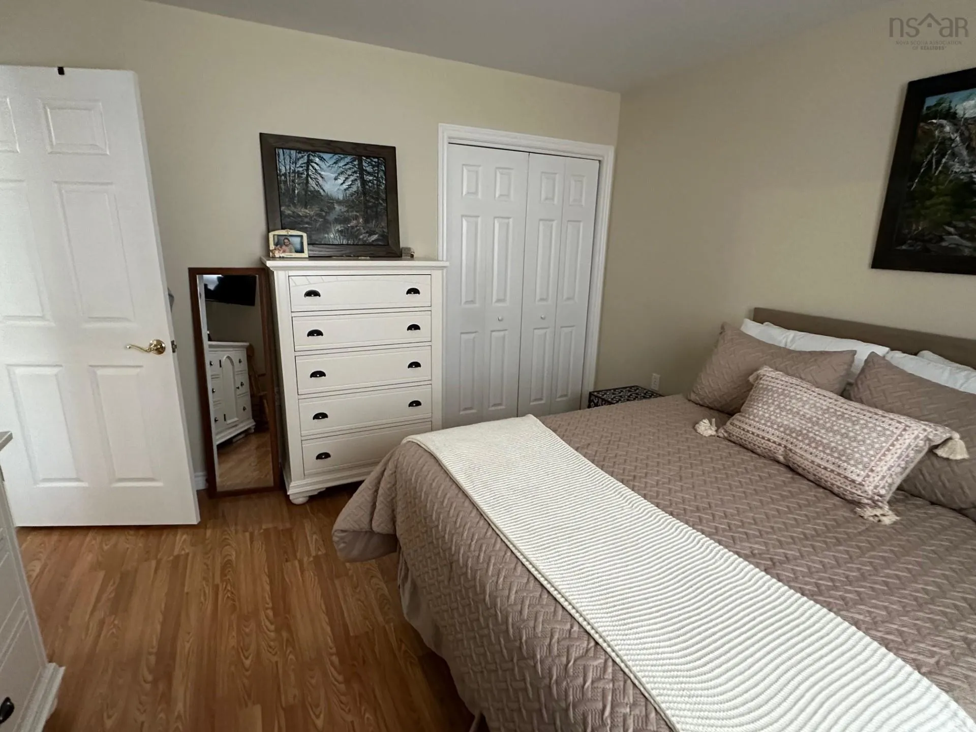 400 Elm Street, New Glasgow, NS B2H 1Z1, 8 Bedrooms Bedrooms, ,Residential Income,For Sale,Elm,202520107