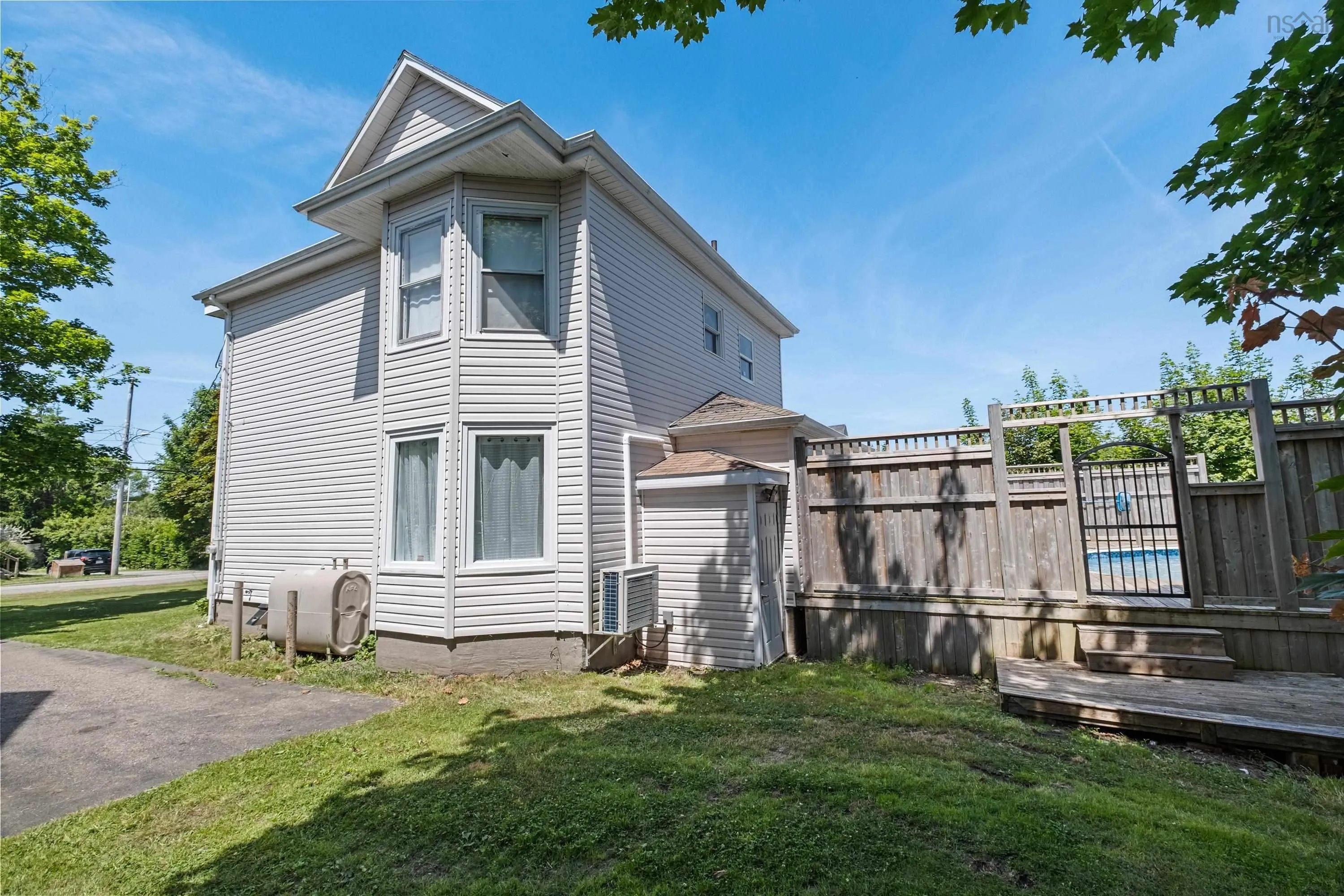17 Beech Street, Sydney Mines, NS B1V 1H2, 4 Bedrooms Bedrooms, ,2 BathroomsBathrooms,Residential,For Sale,Beech Street,202517631