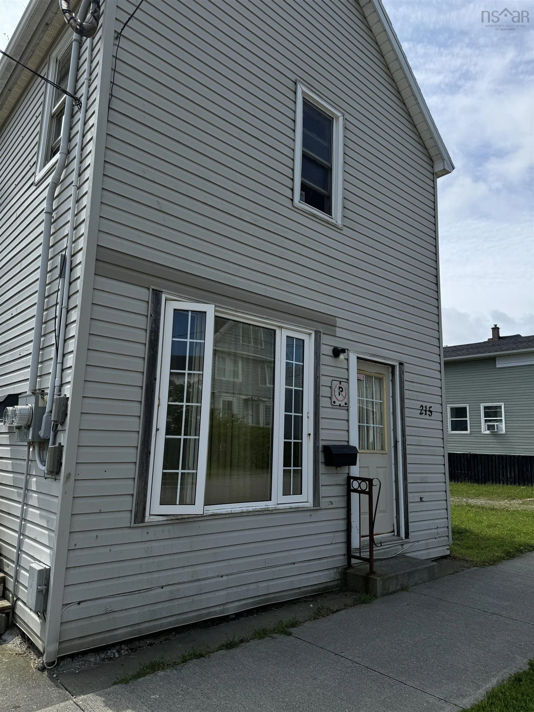 215 York Street, Glace Bay Ns B1a 2l9, 2 Bedrooms Bedrooms, ,Residential Income,For Sale,York,202506364