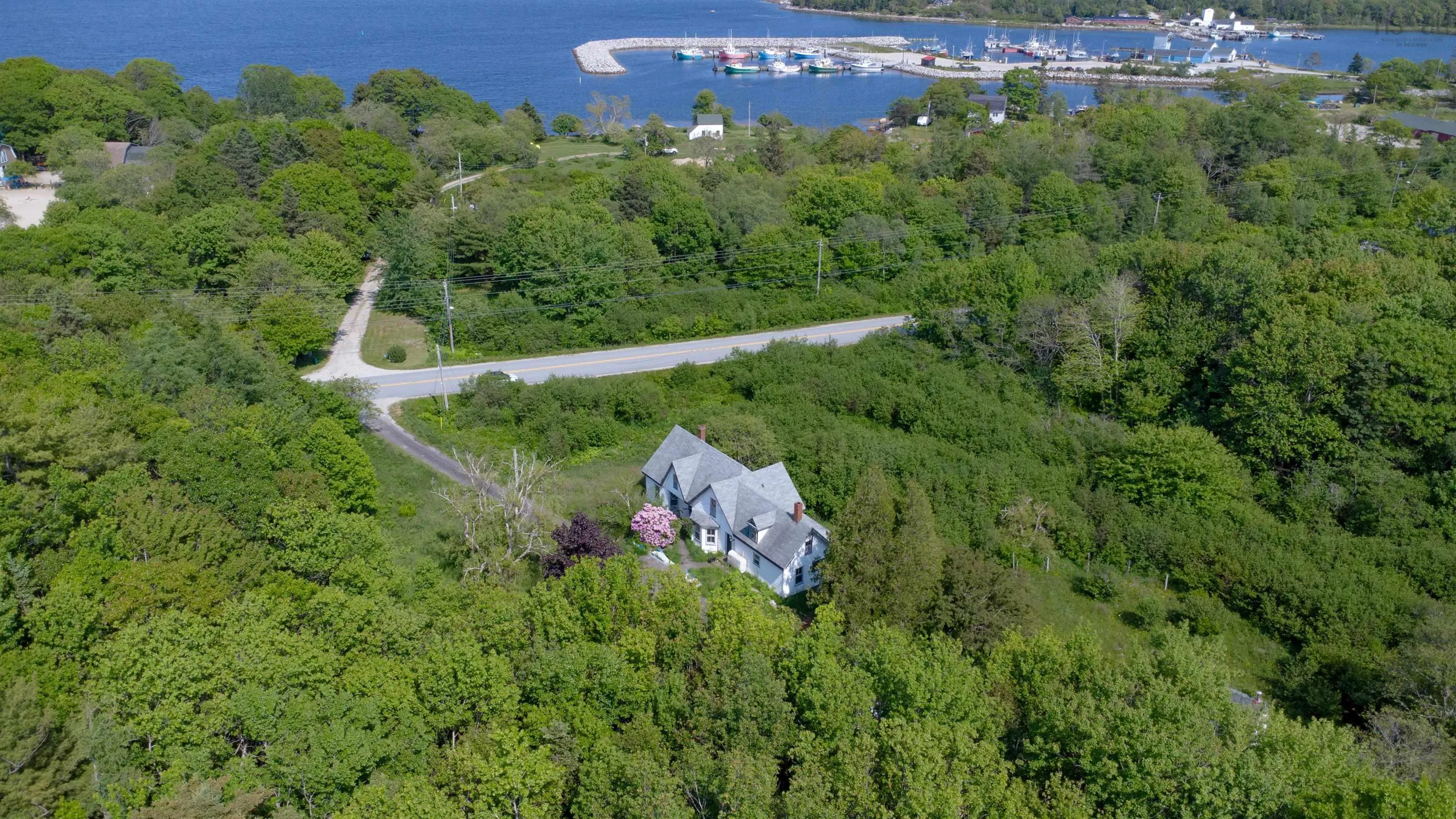 1554 Shore Road, Gunning Cove, NS B0T 1W0, 3 Bedrooms Bedrooms, ,2 BathroomsBathrooms,Residential,For Sale,Shore,202515129