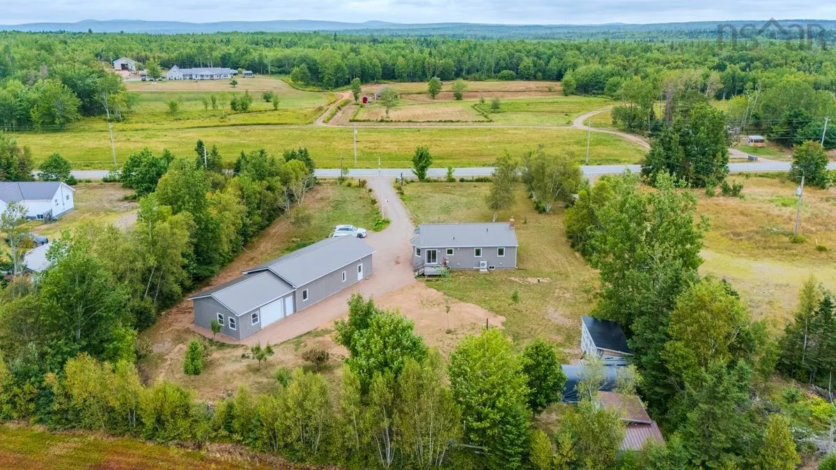 7048 Hwy 2, Portapique, NS B0M 1B0, 3 Bedrooms Bedrooms, ,1 BathroomBathrooms,Residential,For Sale,Hwy 2,202520982