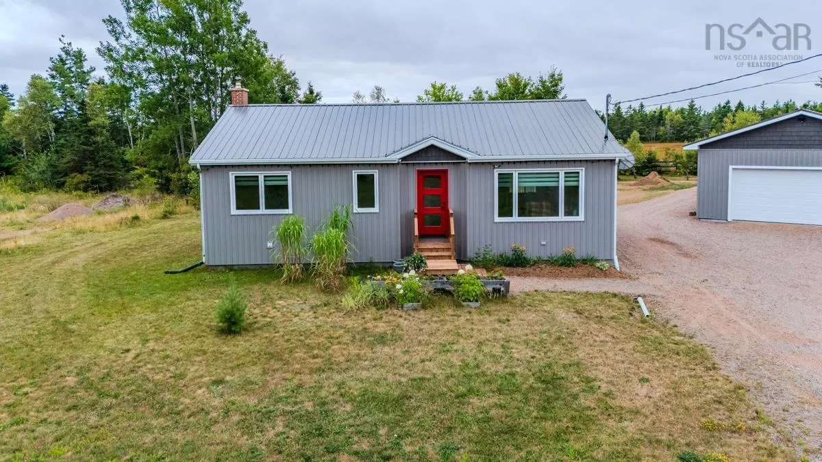 7048 Hwy 2, Portapique, NS B0M 1B0, 3 Bedrooms Bedrooms, ,1 BathroomBathrooms,Residential,For Sale,Hwy 2,202520982