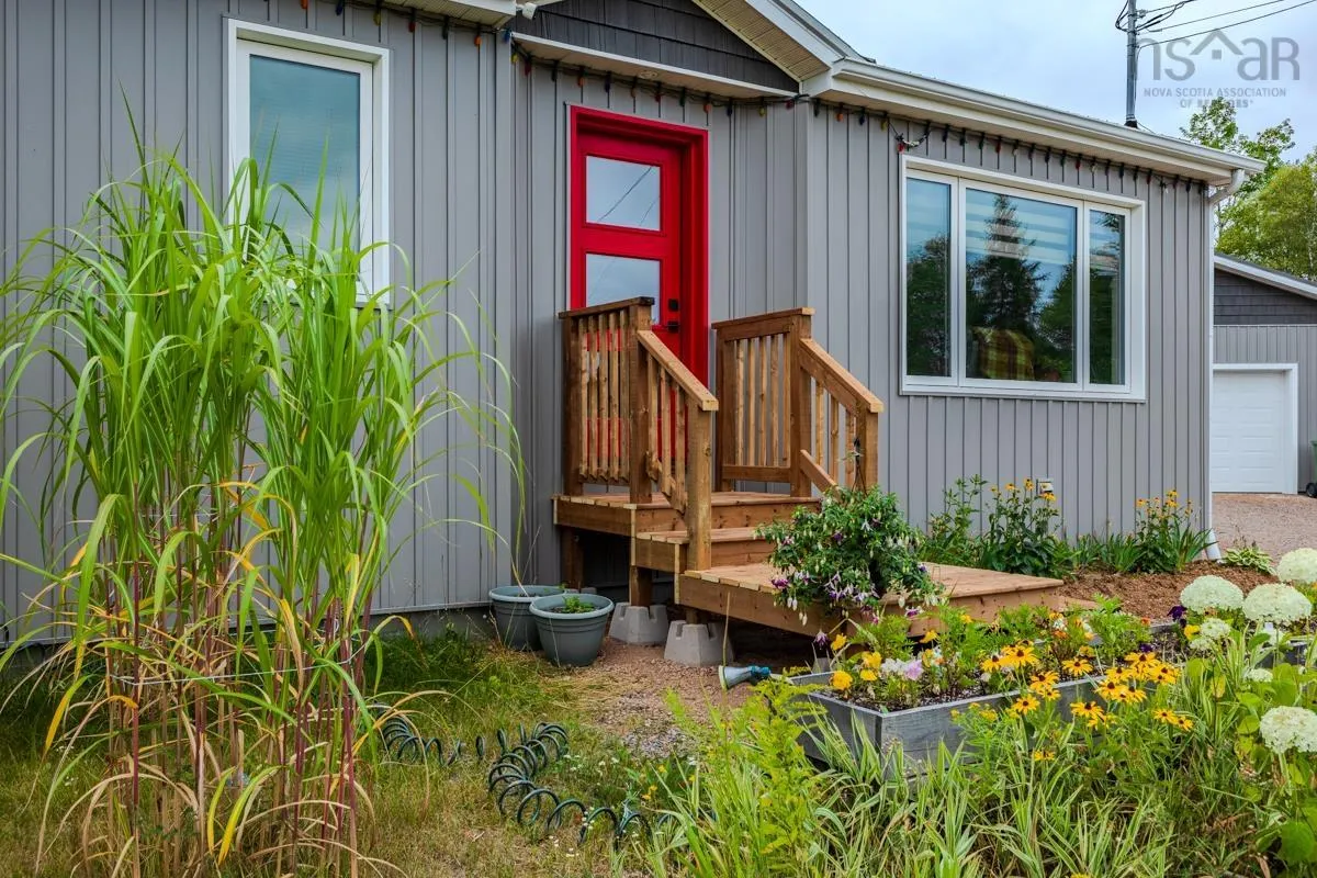 7048 Hwy 2, Portapique, NS B0M 1B0, 3 Bedrooms Bedrooms, ,1 BathroomBathrooms,Residential,For Sale,Hwy 2,202520982