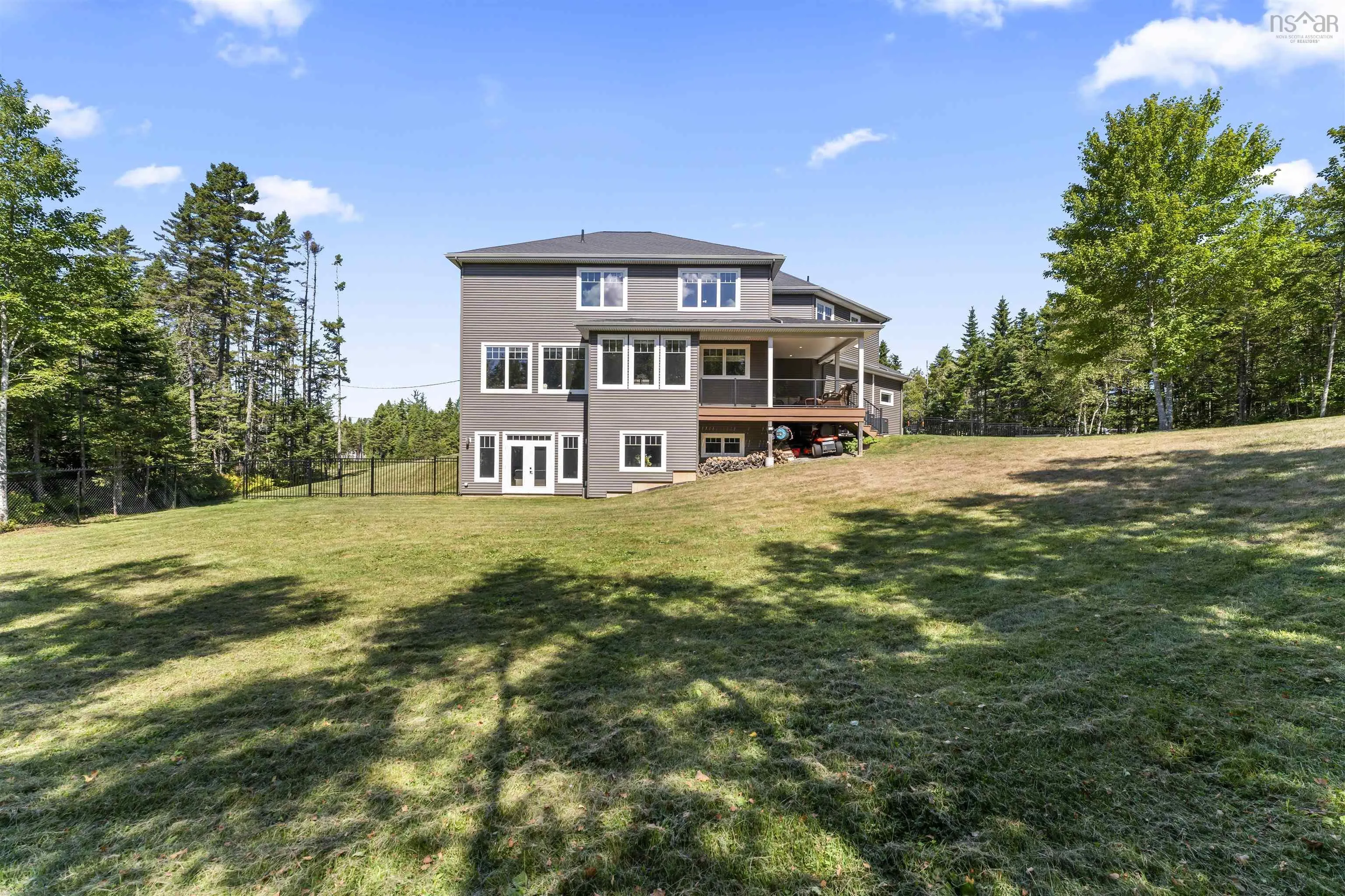 246 Royal Oaks Way, Belnan, NS B2S 0E4, 4 Bedrooms Bedrooms, ,5 BathroomsBathrooms,Residential,For Sale,Royal Oaks,202522205