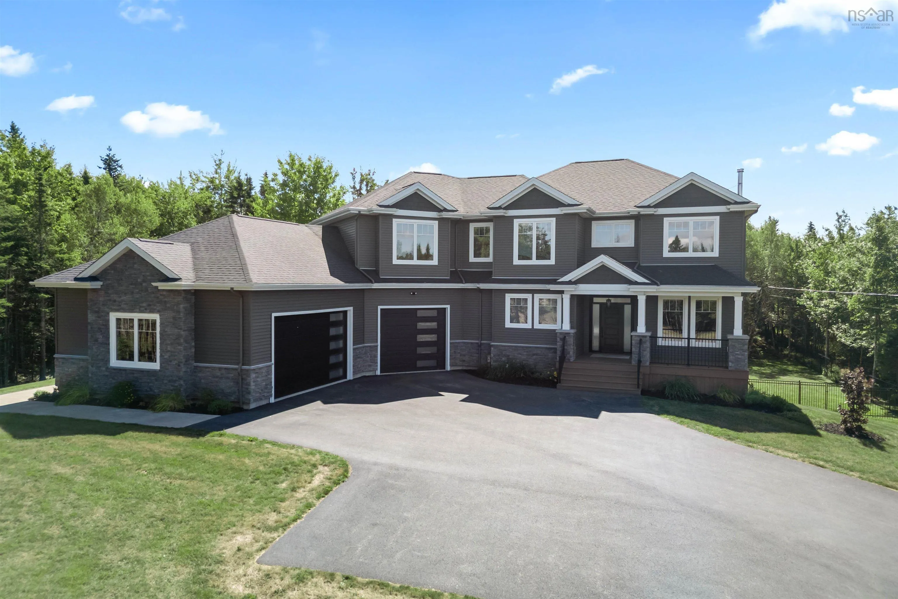 246 Royal Oaks Way, Belnan, NS B2S 0E4, 4 Bedrooms Bedrooms, ,5 BathroomsBathrooms,Residential,For Sale,Royal Oaks,202522205